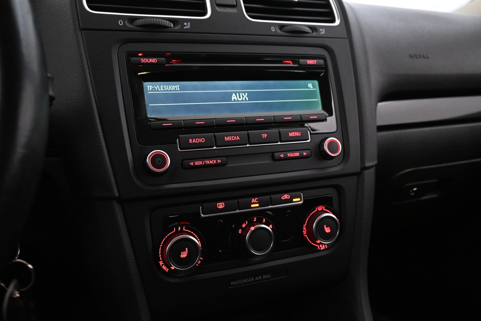 VOLKSWAGEN Golf 2012