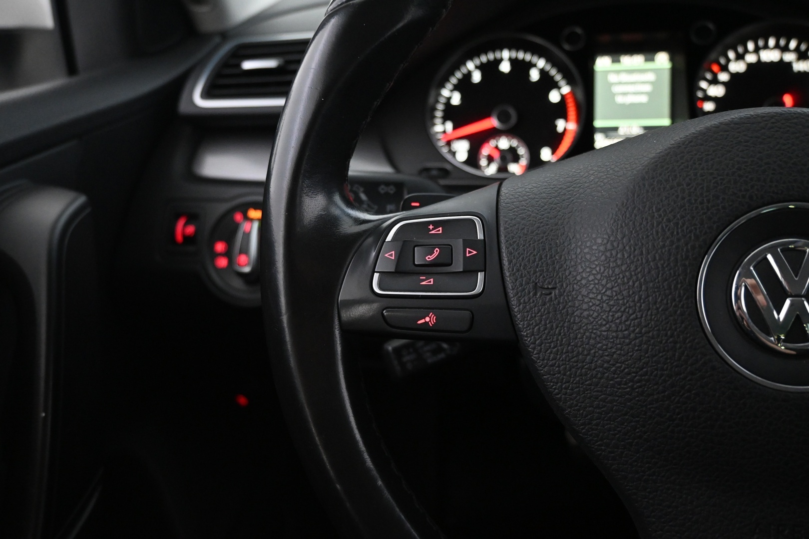 VOLKSWAGEN Passat 2012