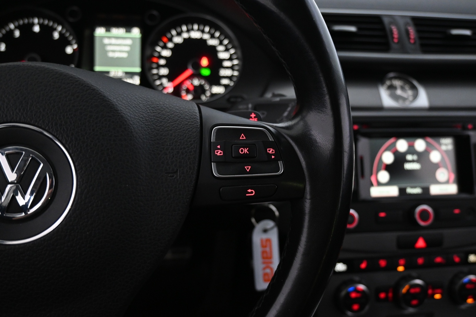 VOLKSWAGEN Passat 2012