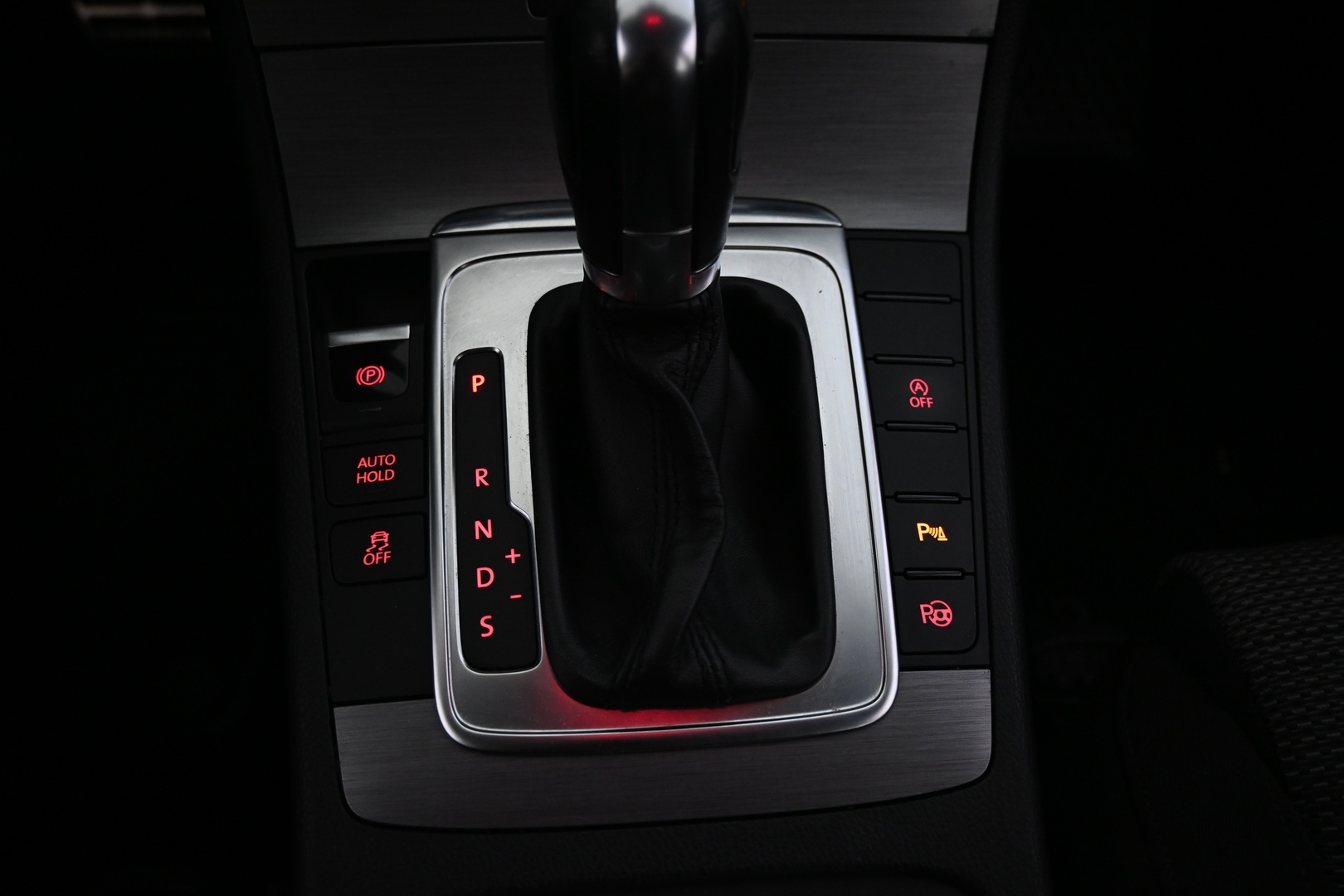 VOLKSWAGEN Passat 2012