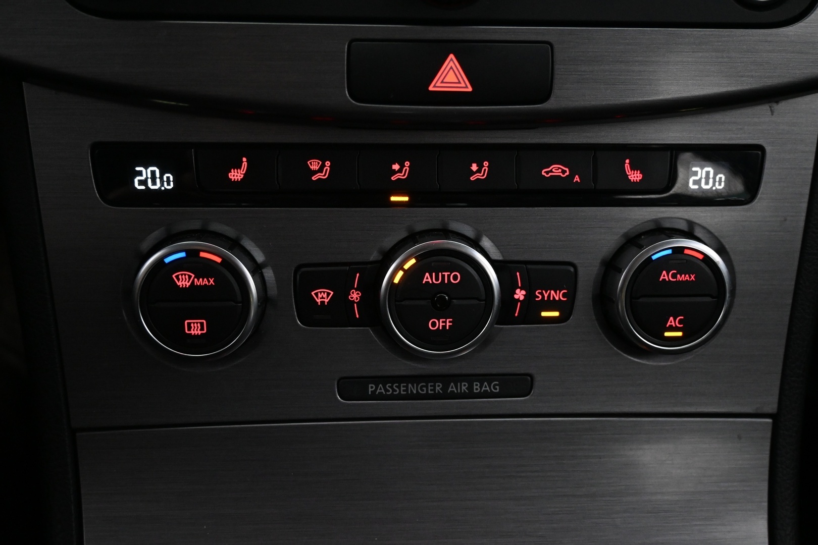 VOLKSWAGEN Passat 2012