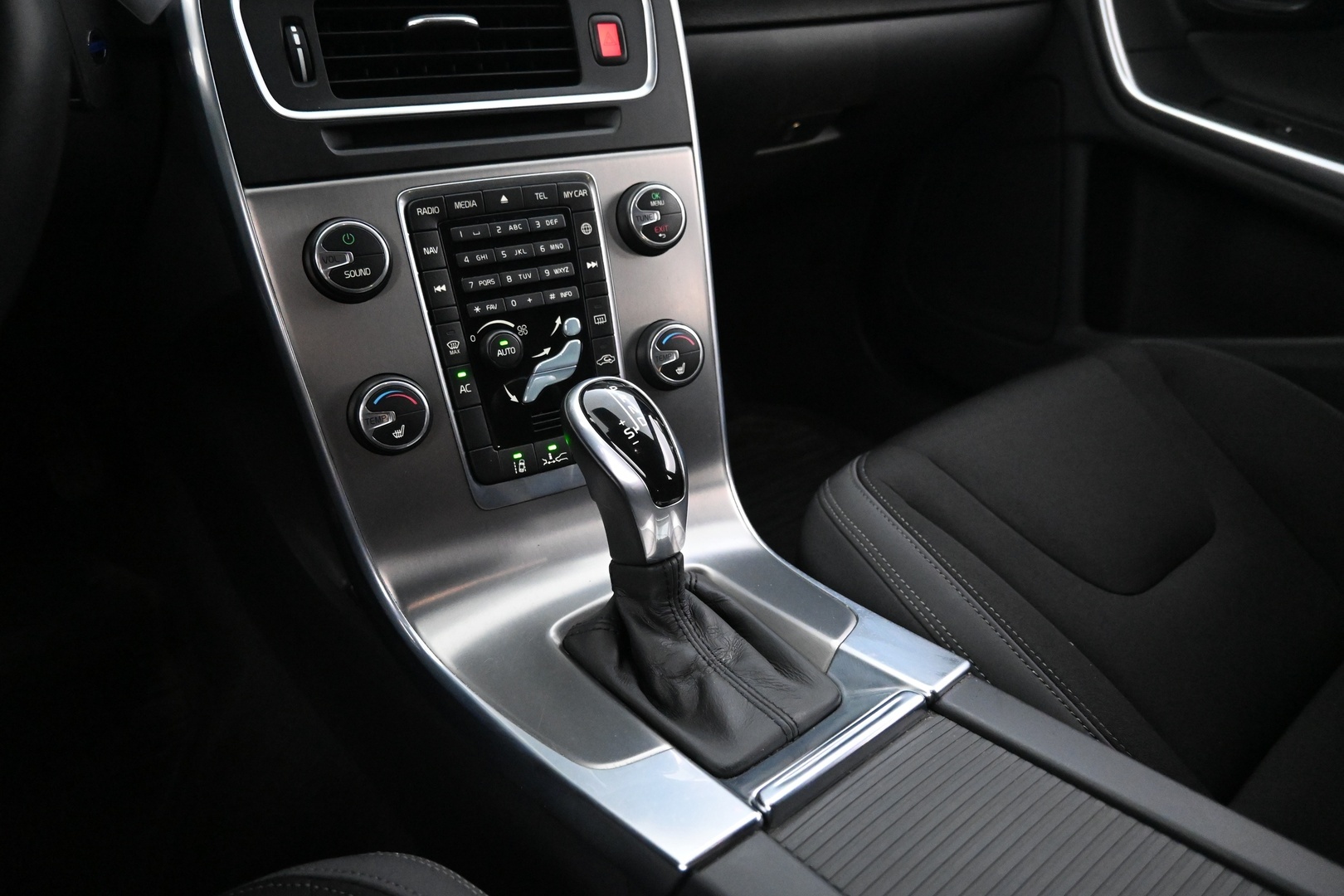 VOLVO V60 2014