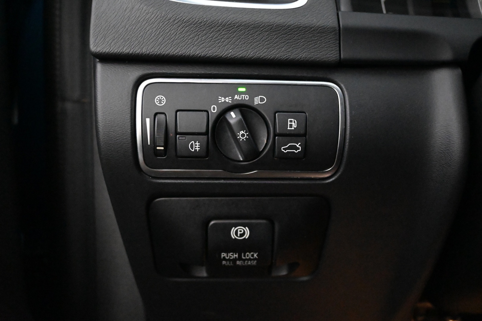 VOLVO V60 2014