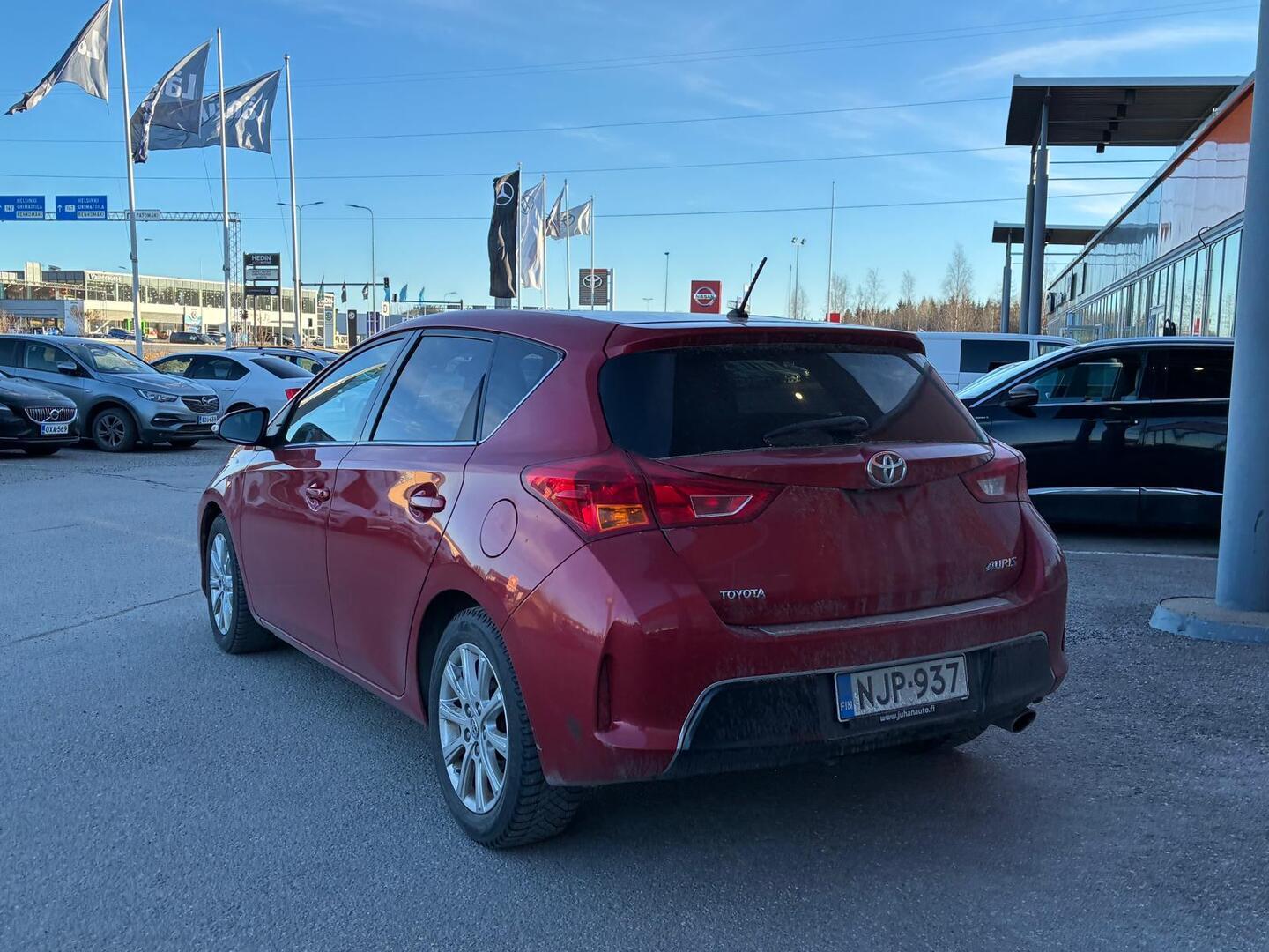 TOYOTA Auris 2015