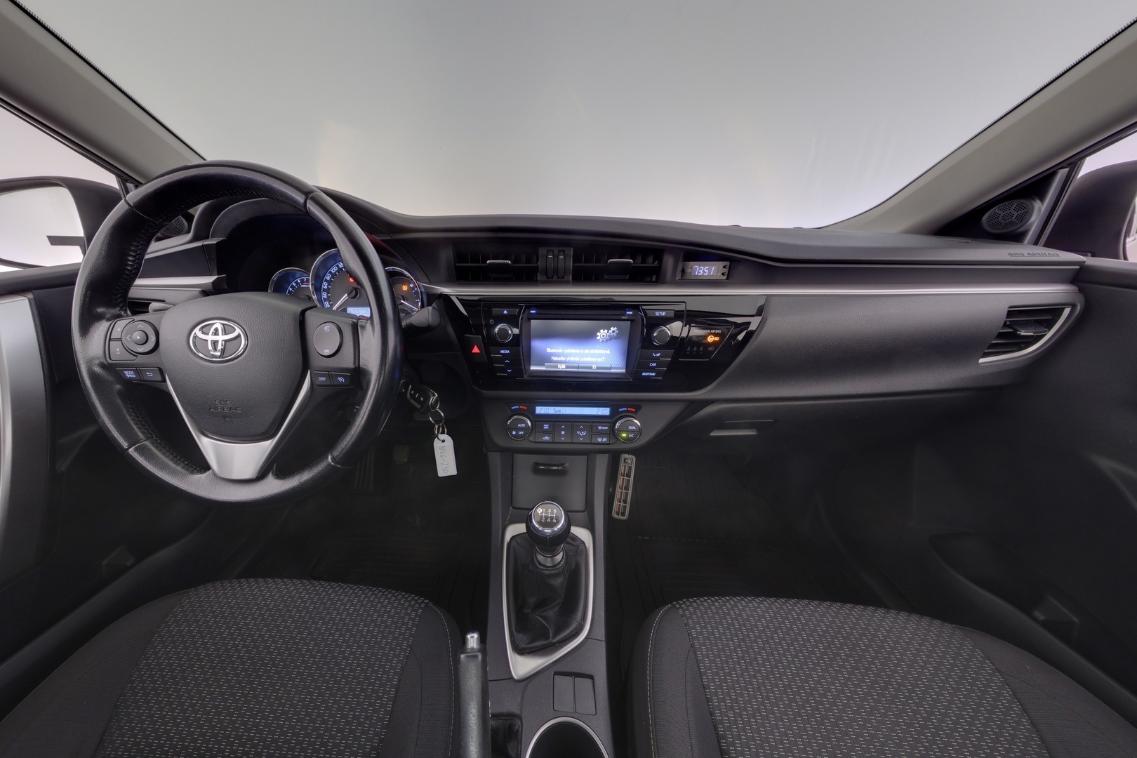 TOYOTA Corolla 2016