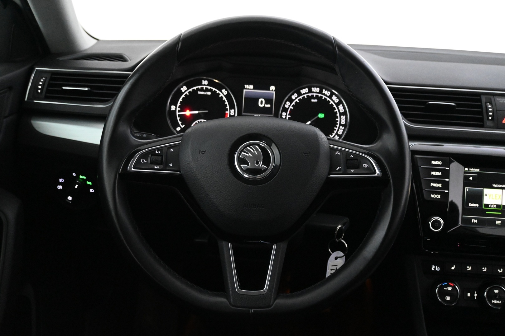 SKODA Superb 2016