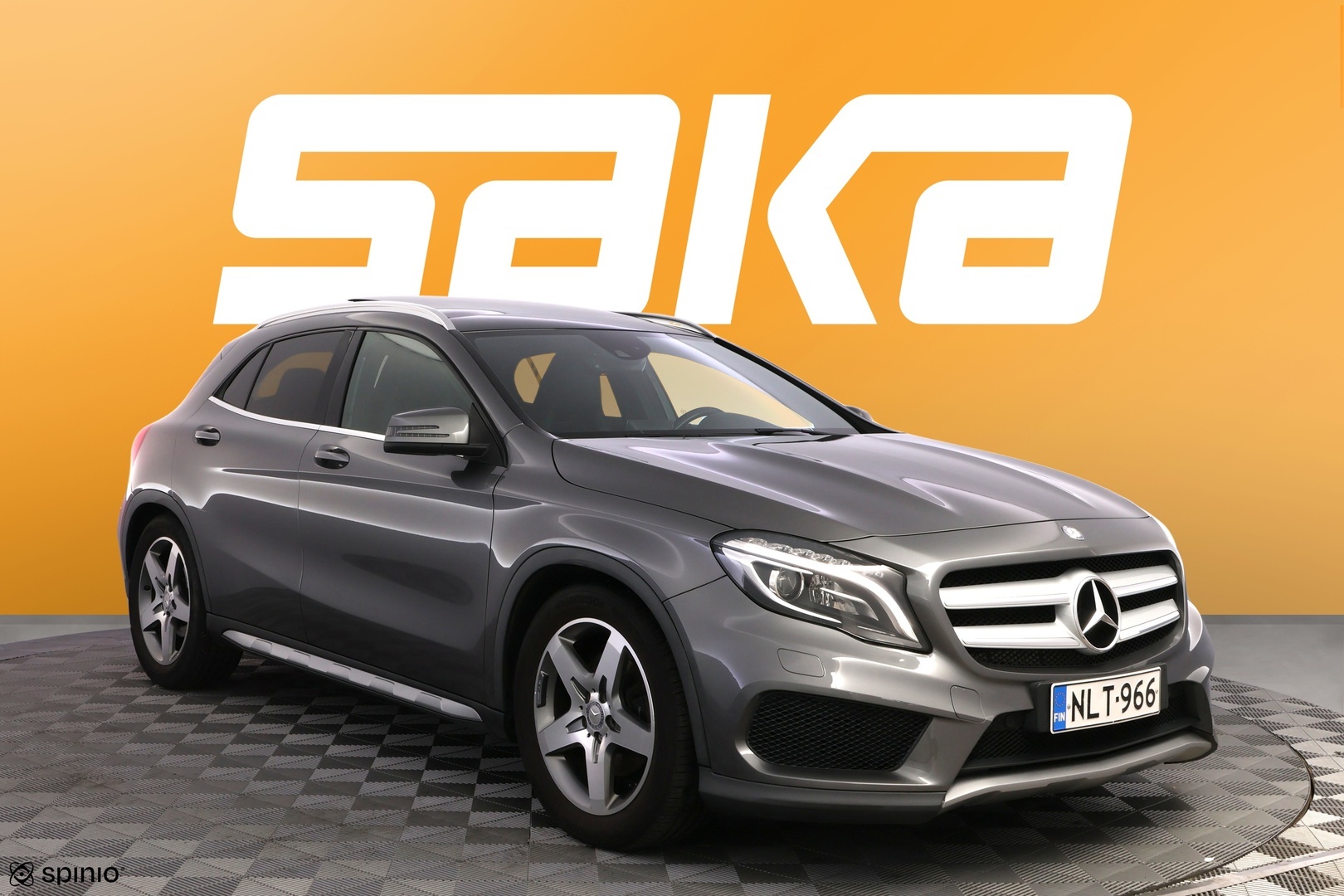 MERCEDES-BENZ GLA 2015