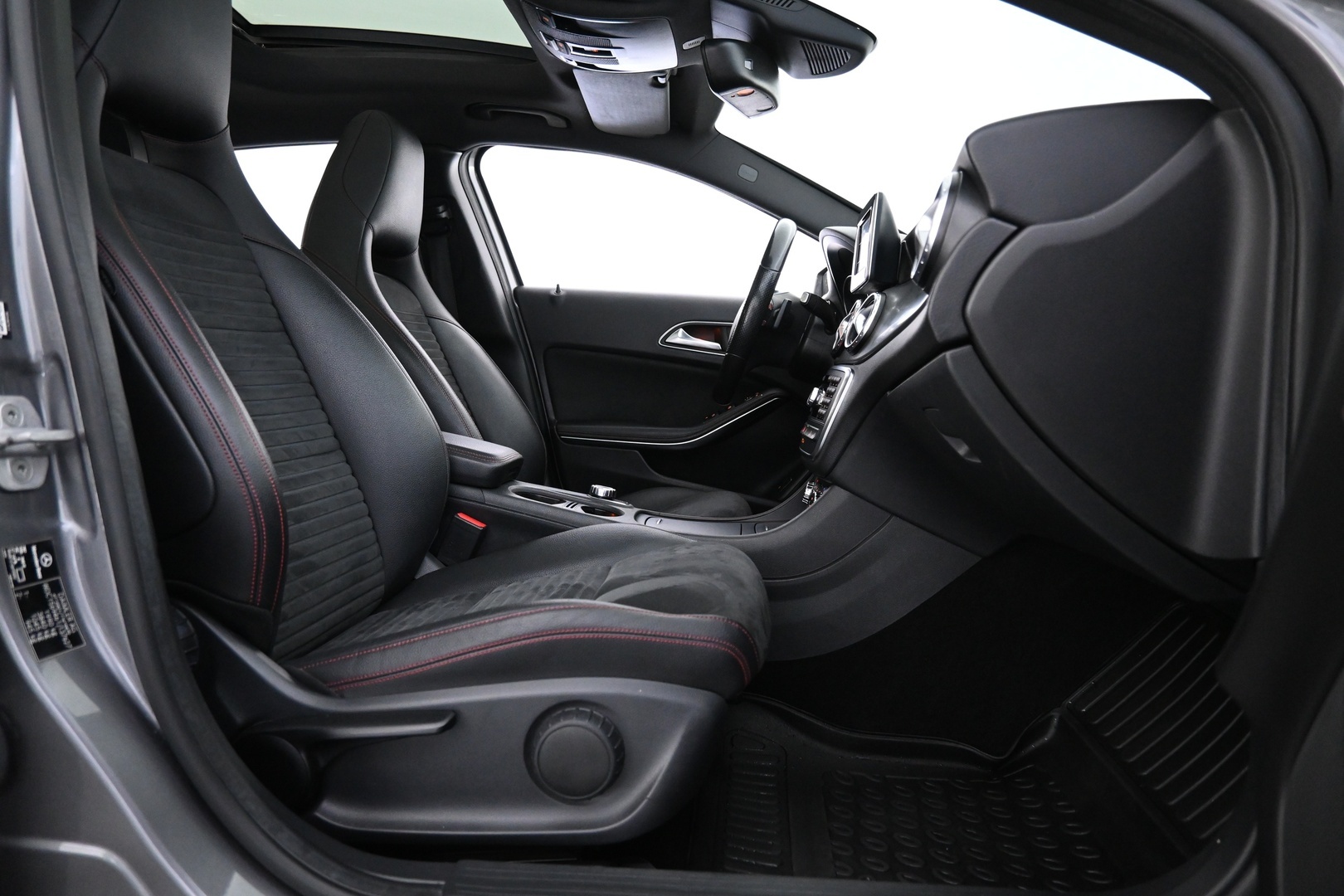 MERCEDES-BENZ GLA 2015