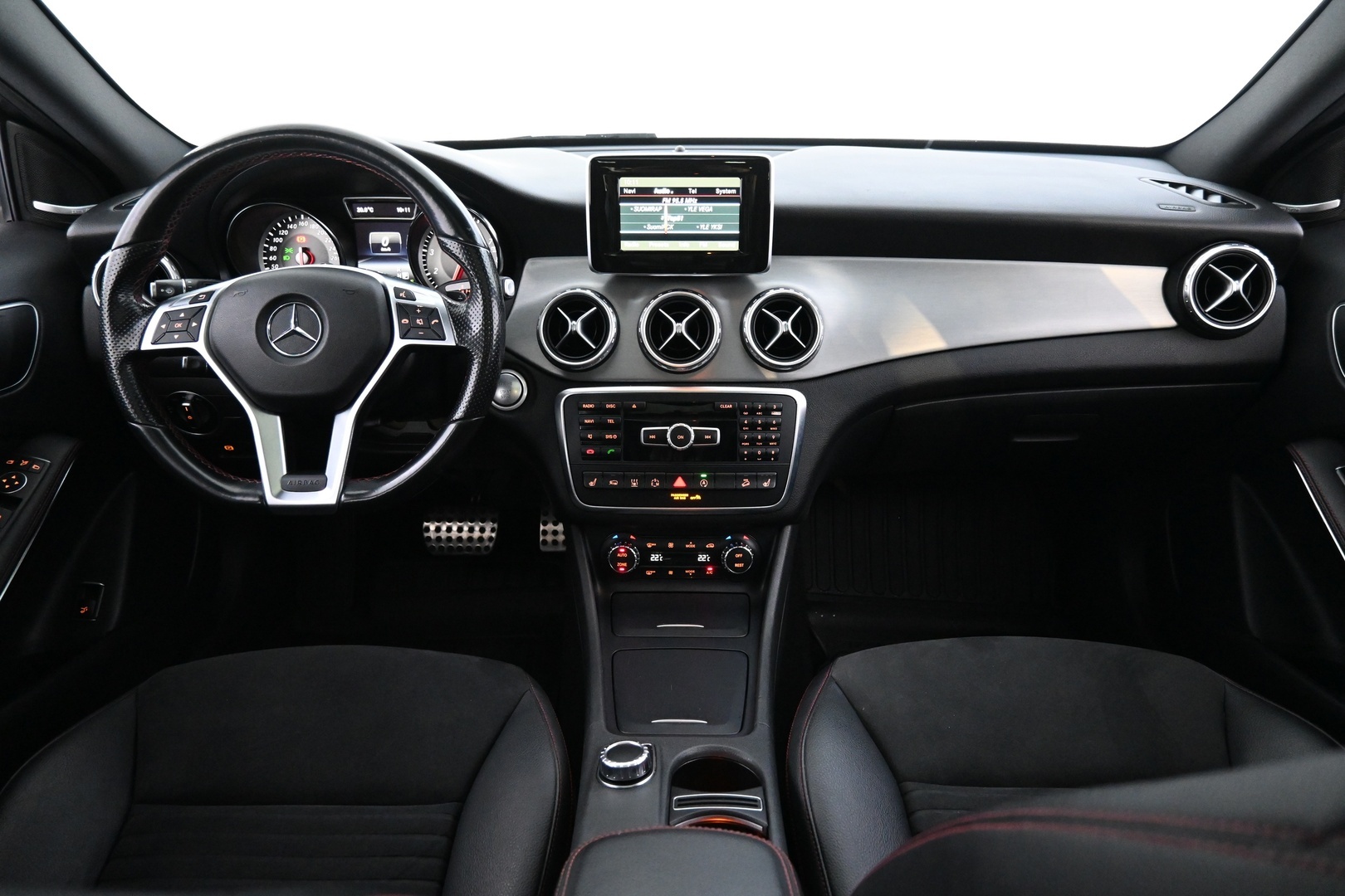 MERCEDES-BENZ GLA 2015