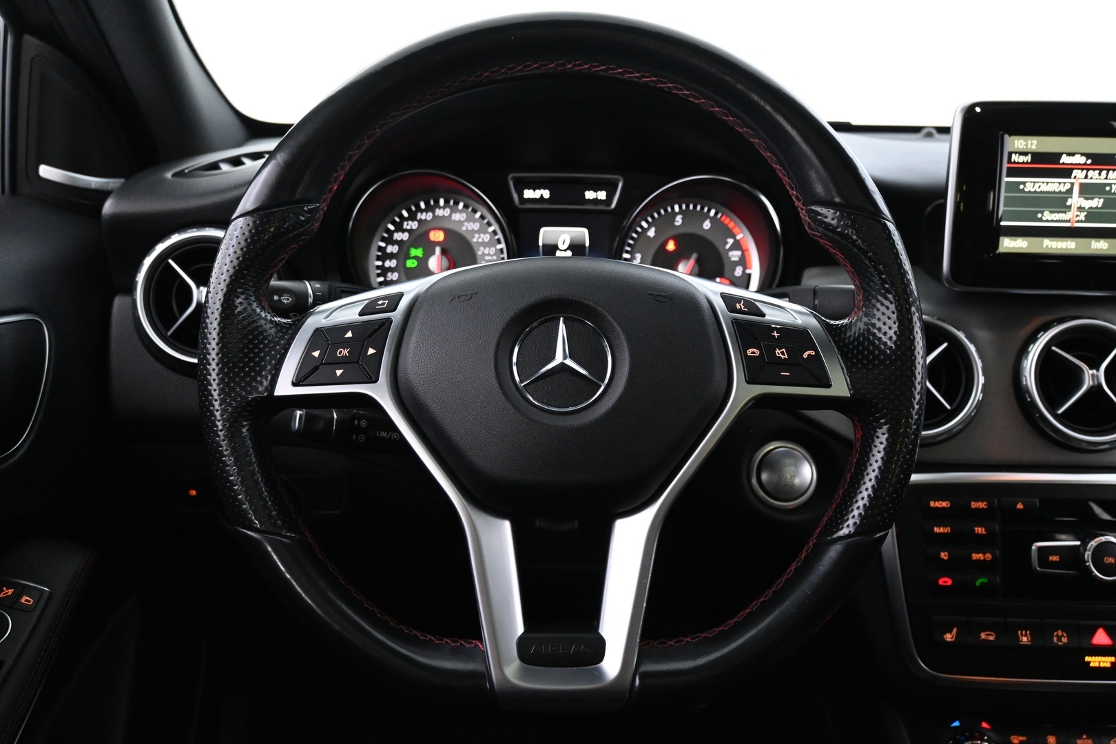 MERCEDES-BENZ GLA 2015