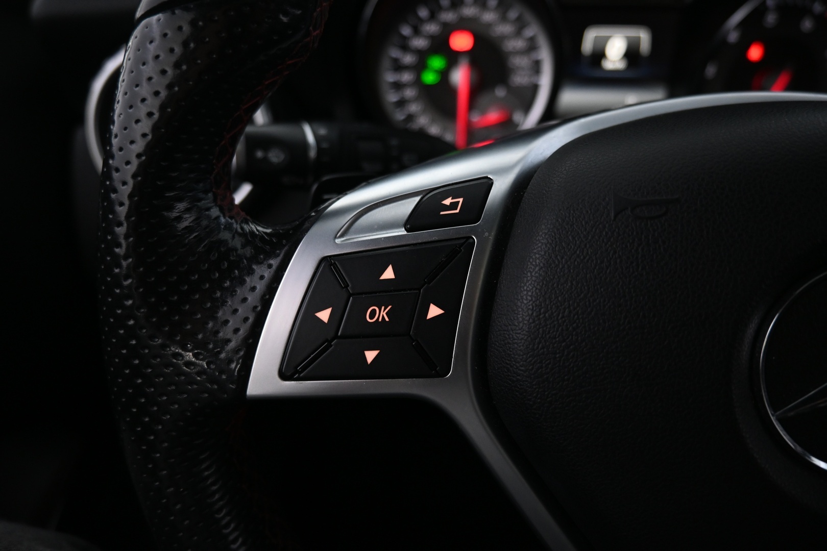 MERCEDES-BENZ GLA 2015