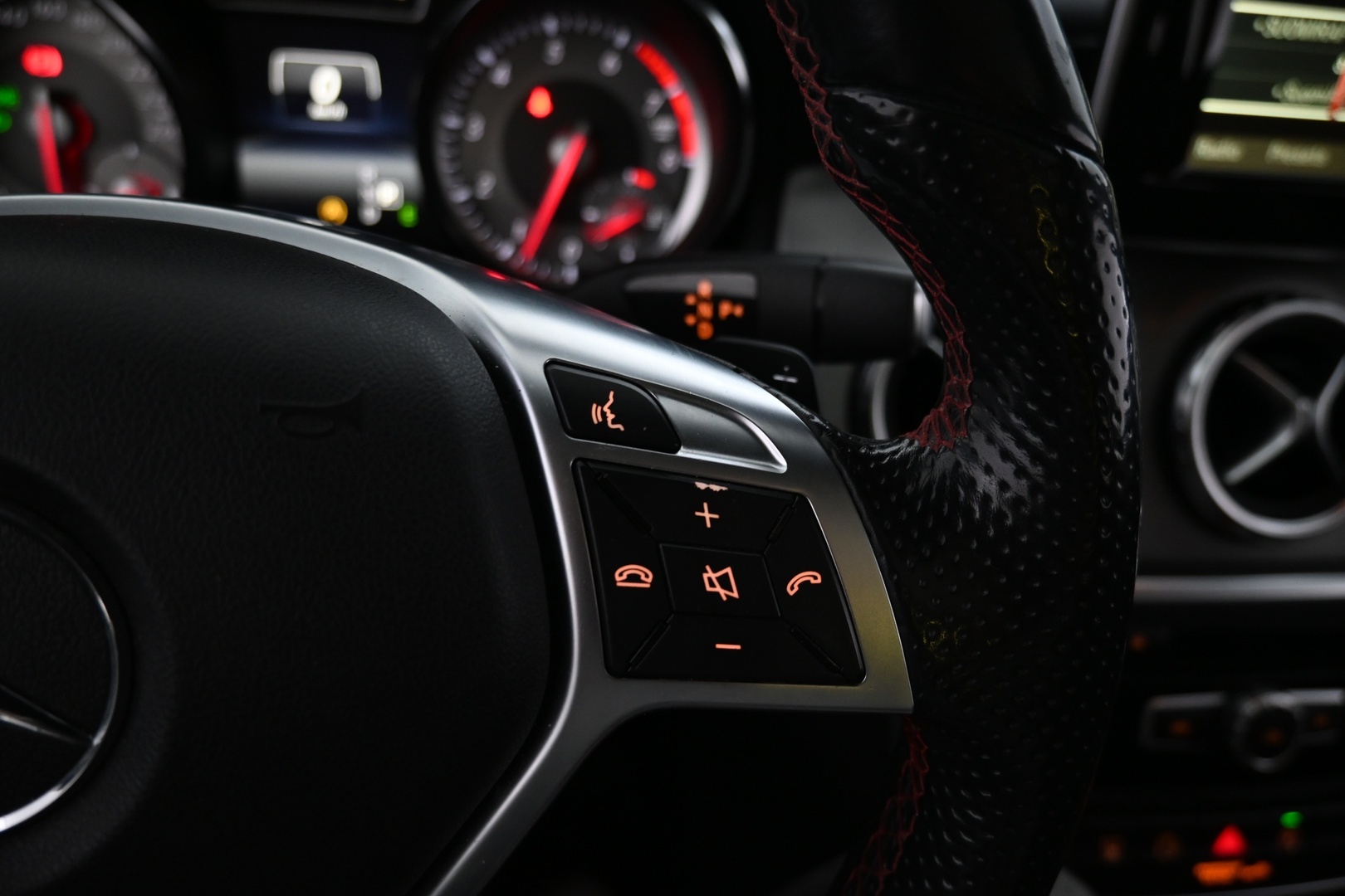 MERCEDES-BENZ GLA 2015