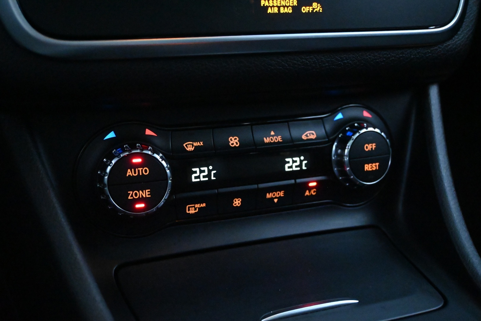 MERCEDES-BENZ GLA 2015