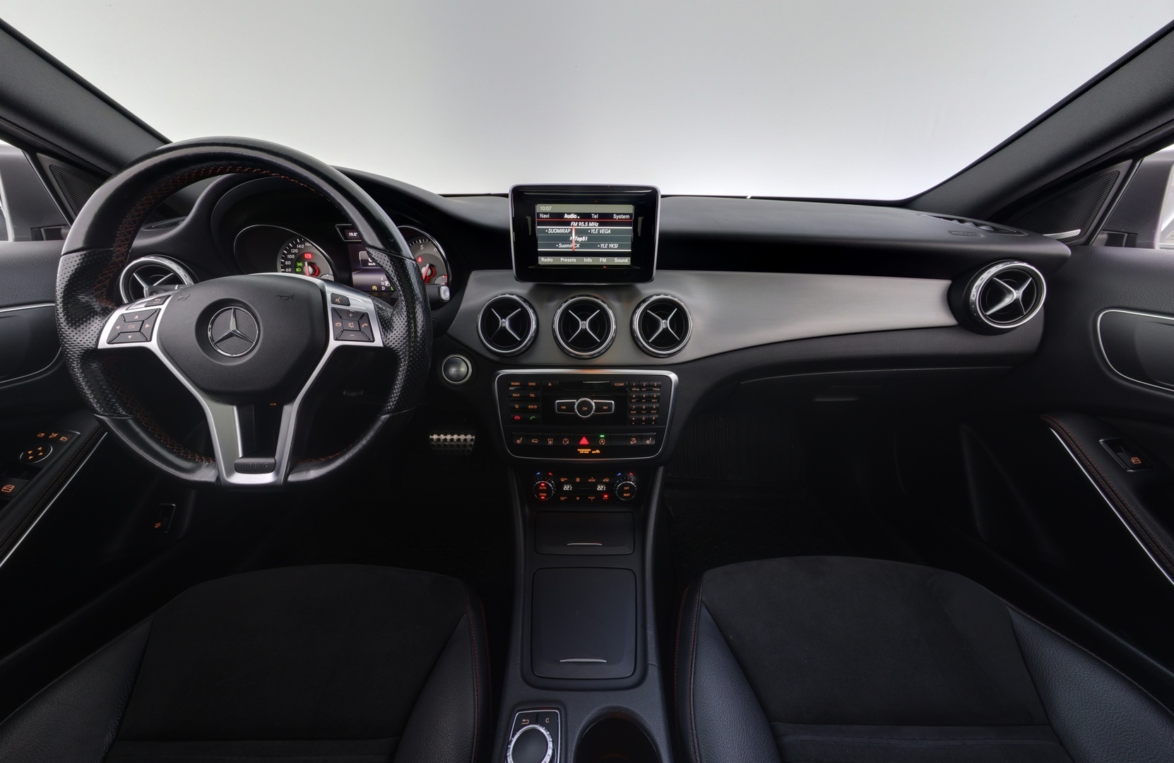 MERCEDES-BENZ GLA 2015