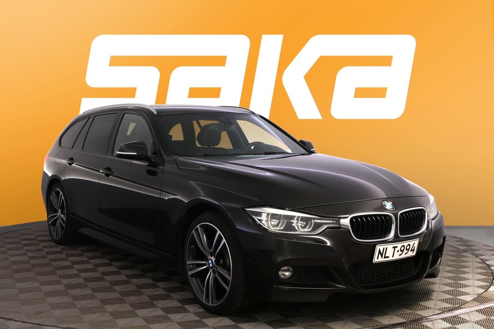 BMW 330 2016
