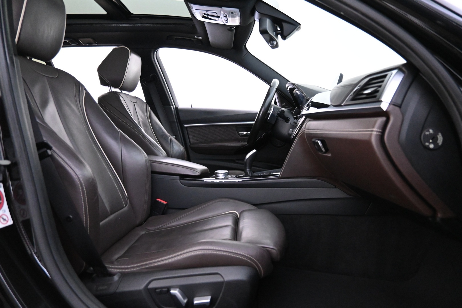 BMW 330 2016