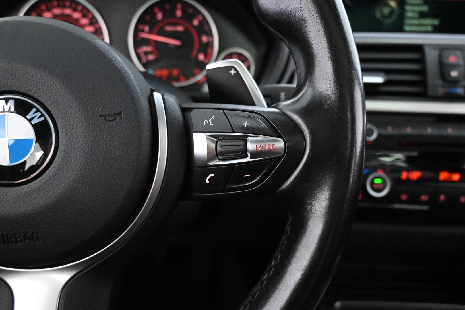 BMW 330 2016
