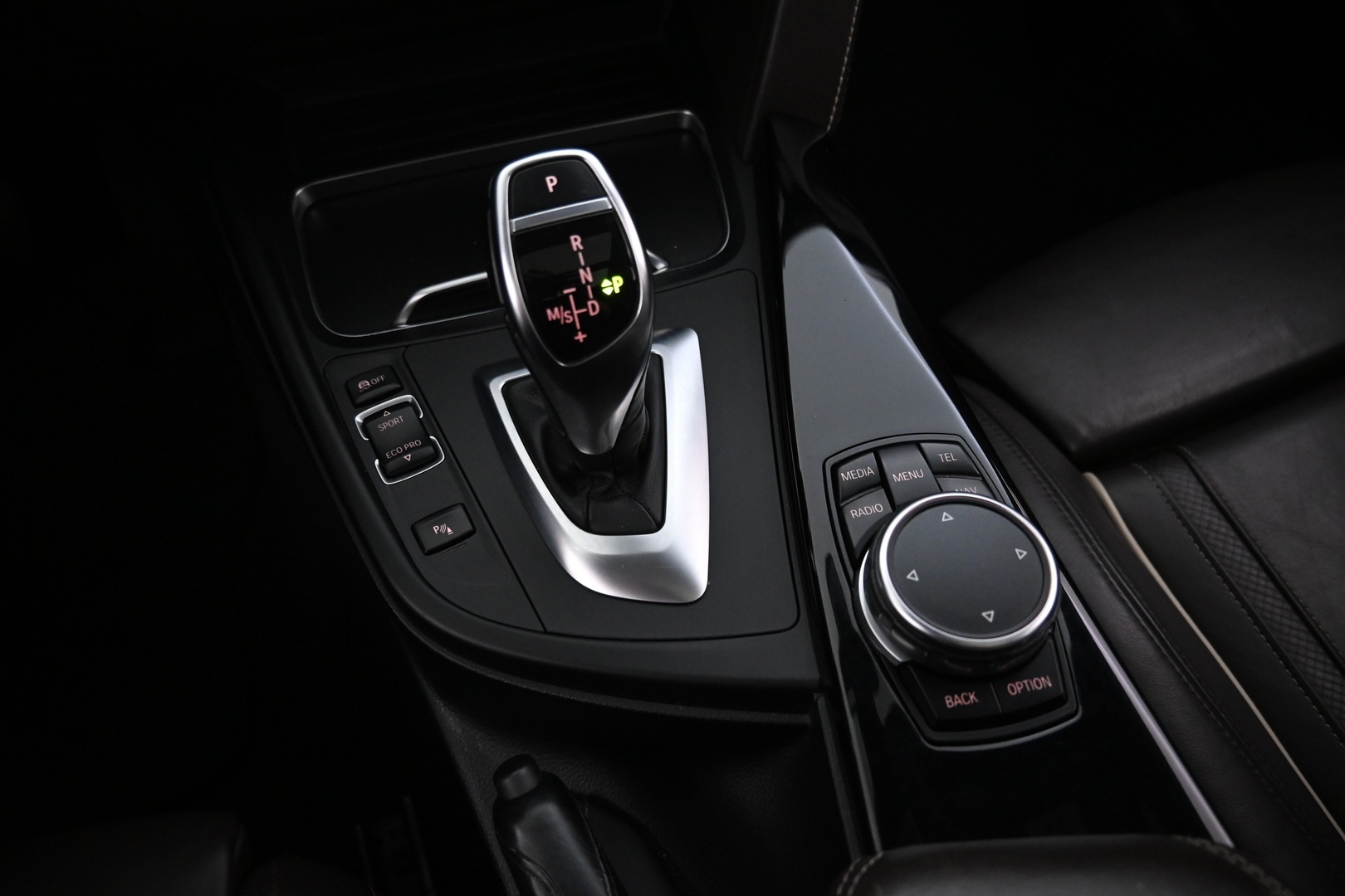 BMW 330 2016