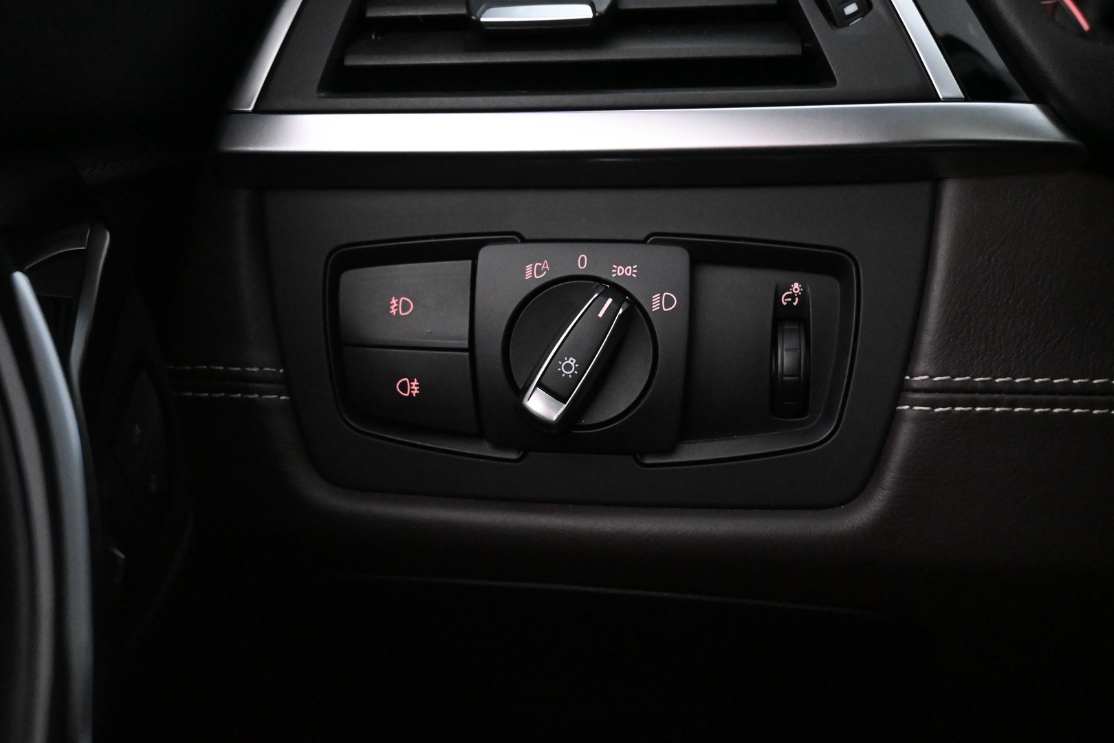 BMW 330 2016