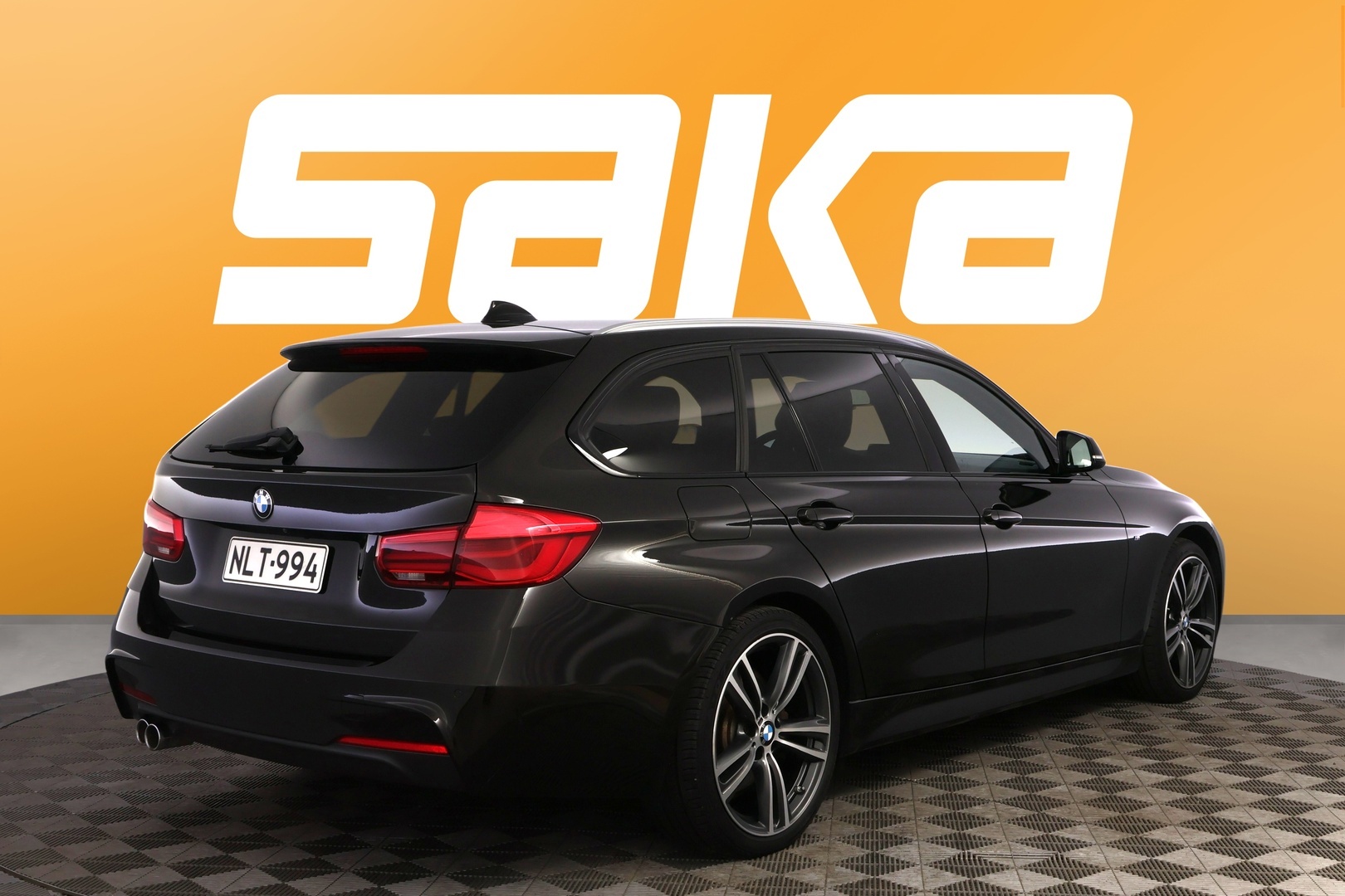 BMW 330 2016