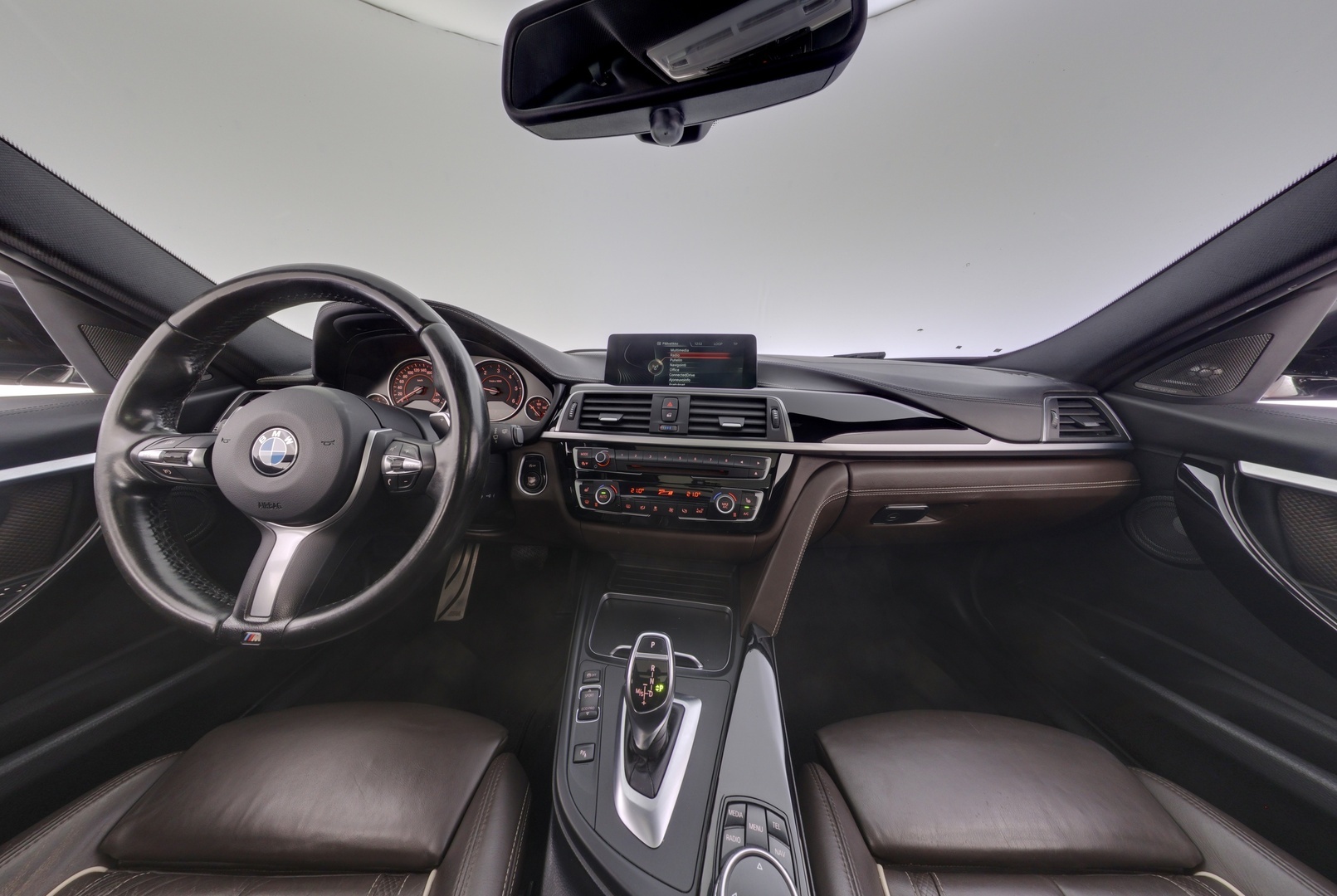 BMW 330 2016