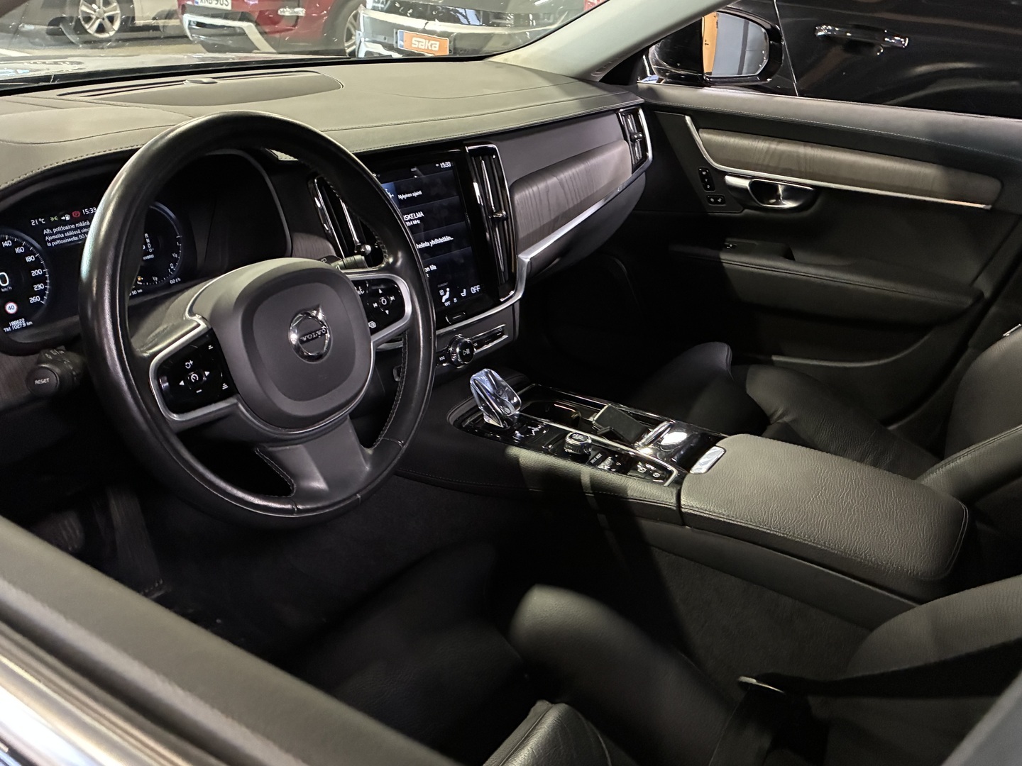 VOLVO V90 2021