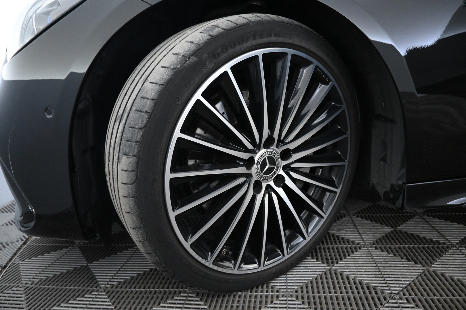 MERCEDES-BENZ C 2023
