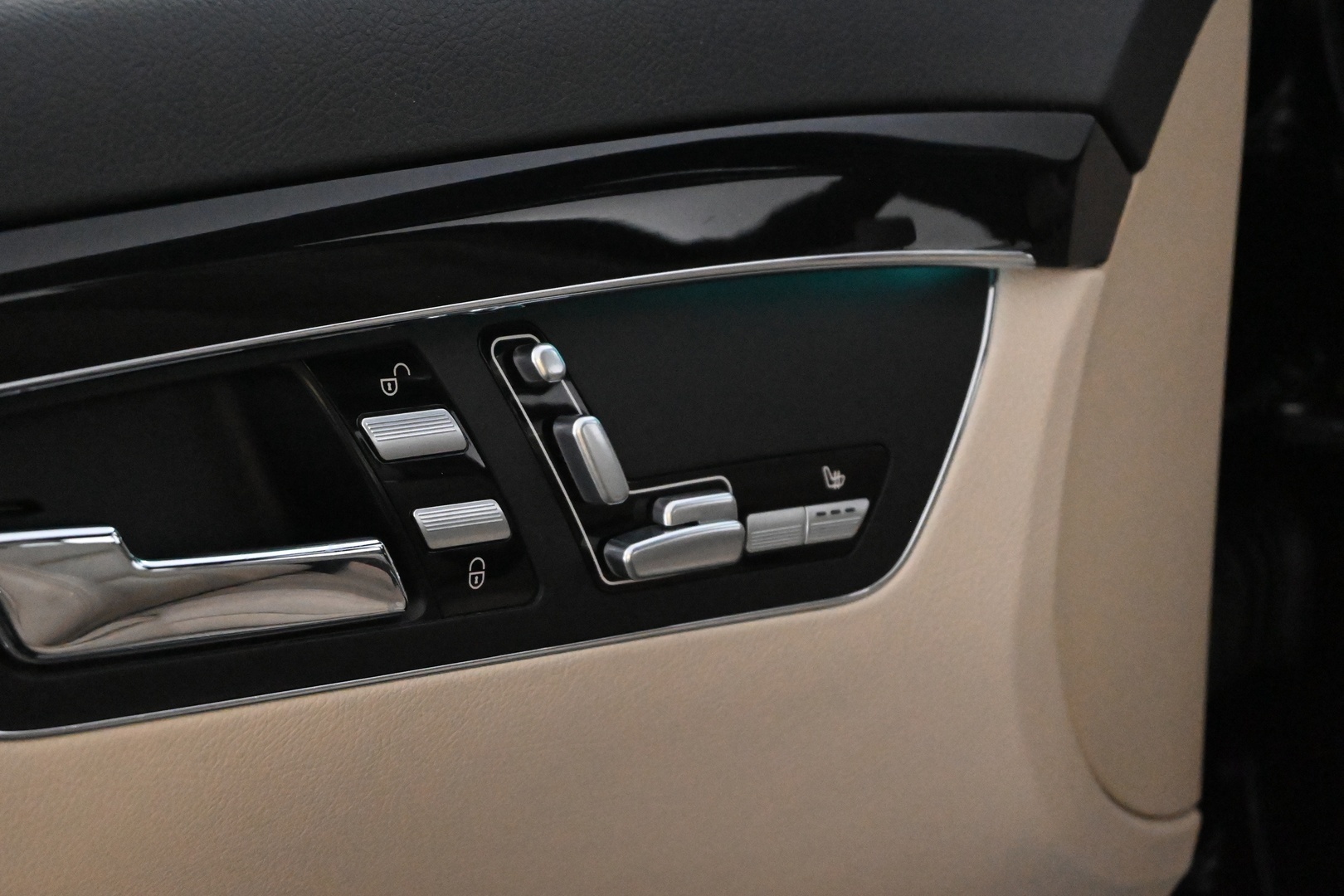 MERCEDES-BENZ S 2012