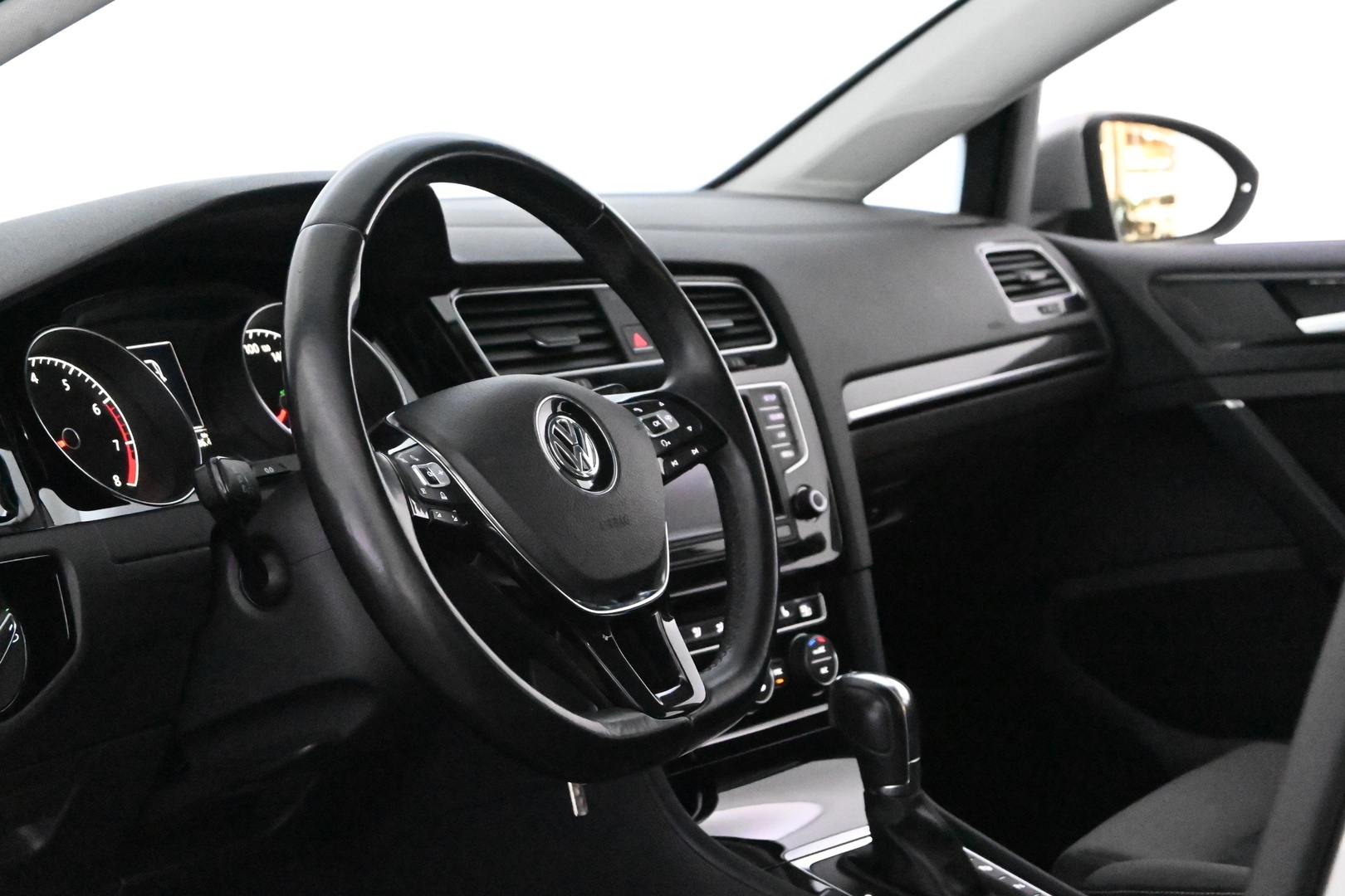 VOLKSWAGEN Golf 2013