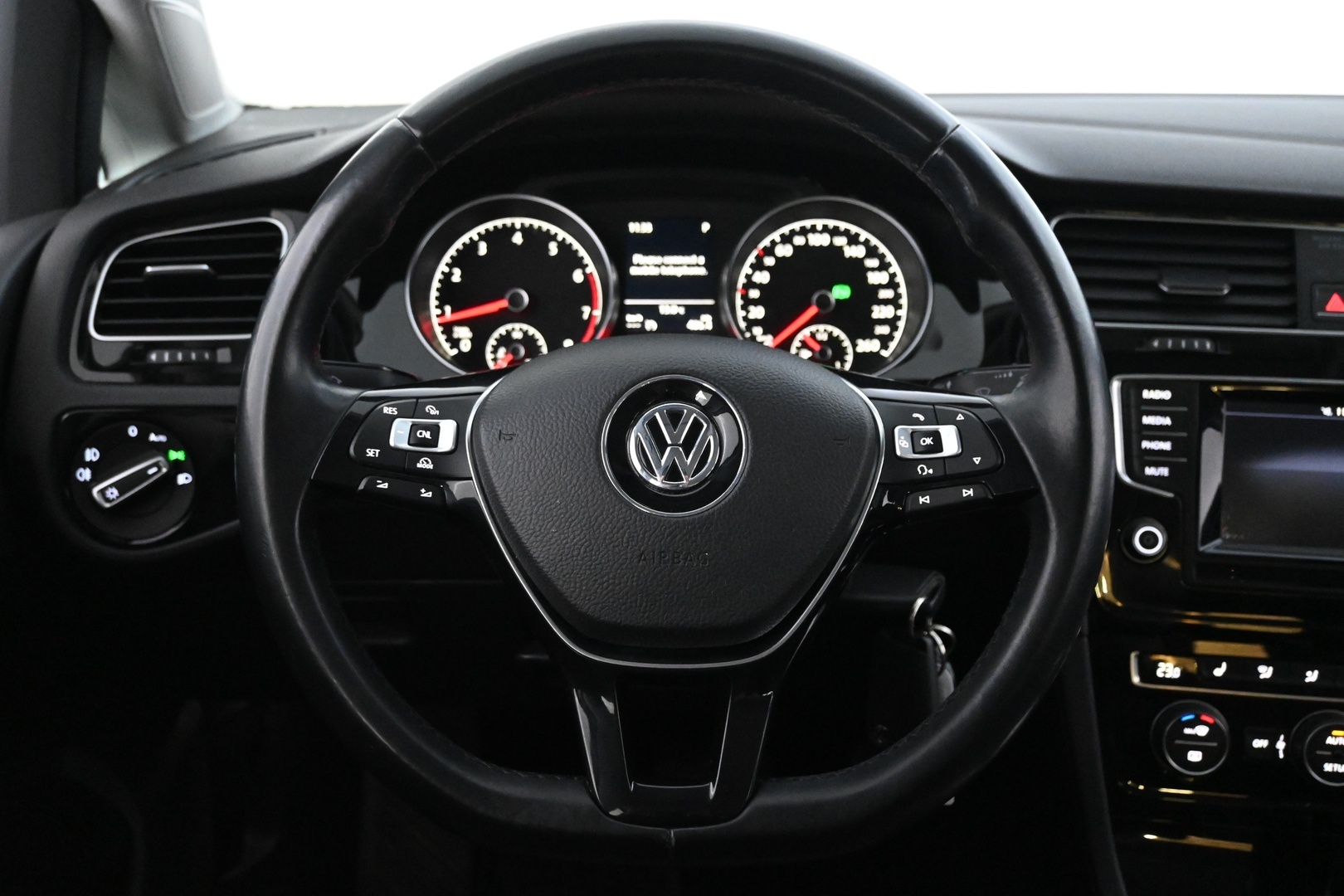 VOLKSWAGEN Golf 2013