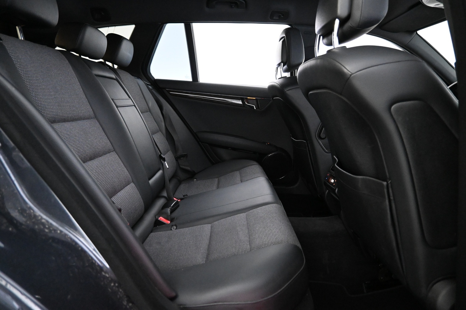 MERCEDES-BENZ C 2011