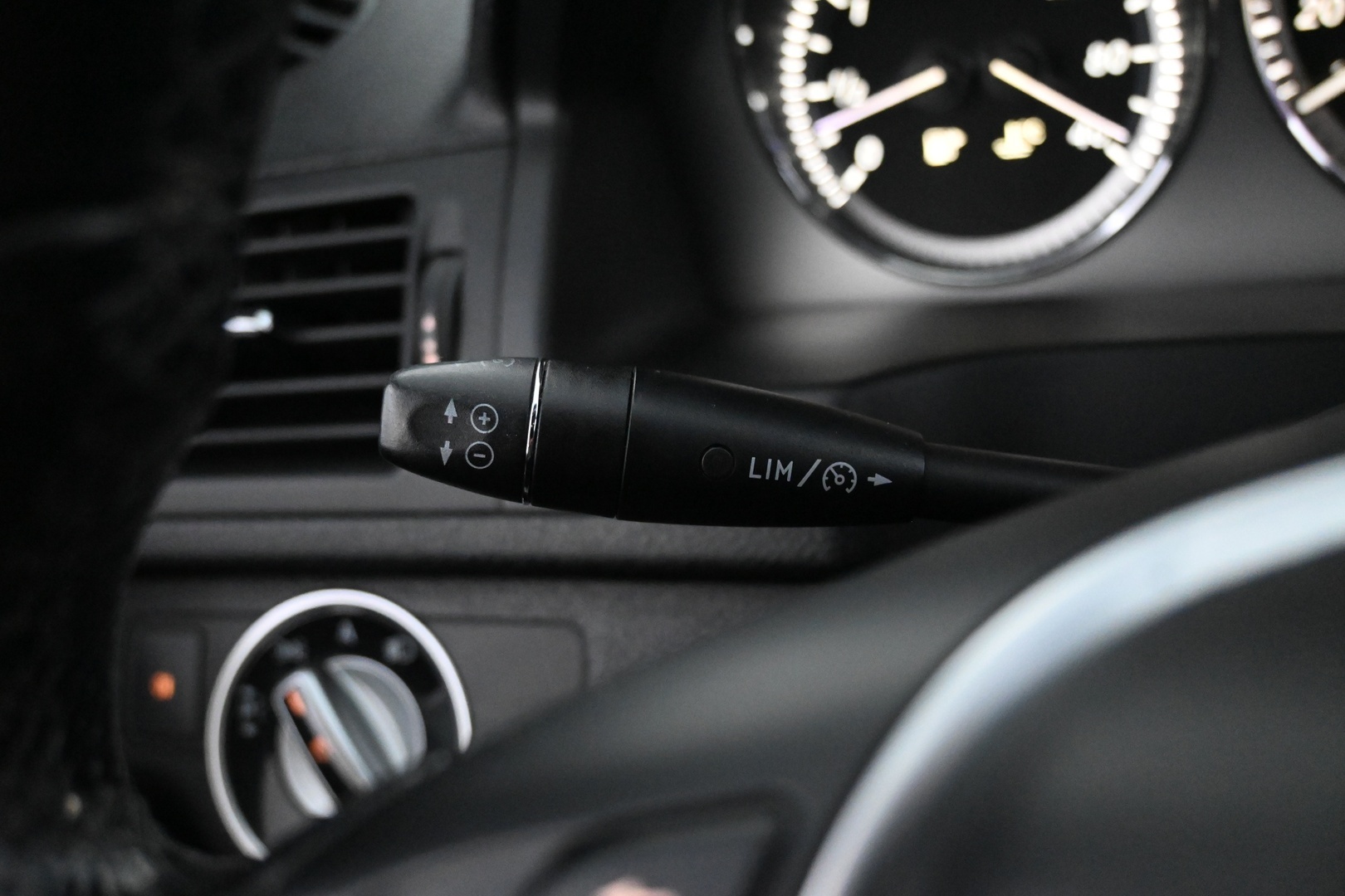 MERCEDES-BENZ C 2011