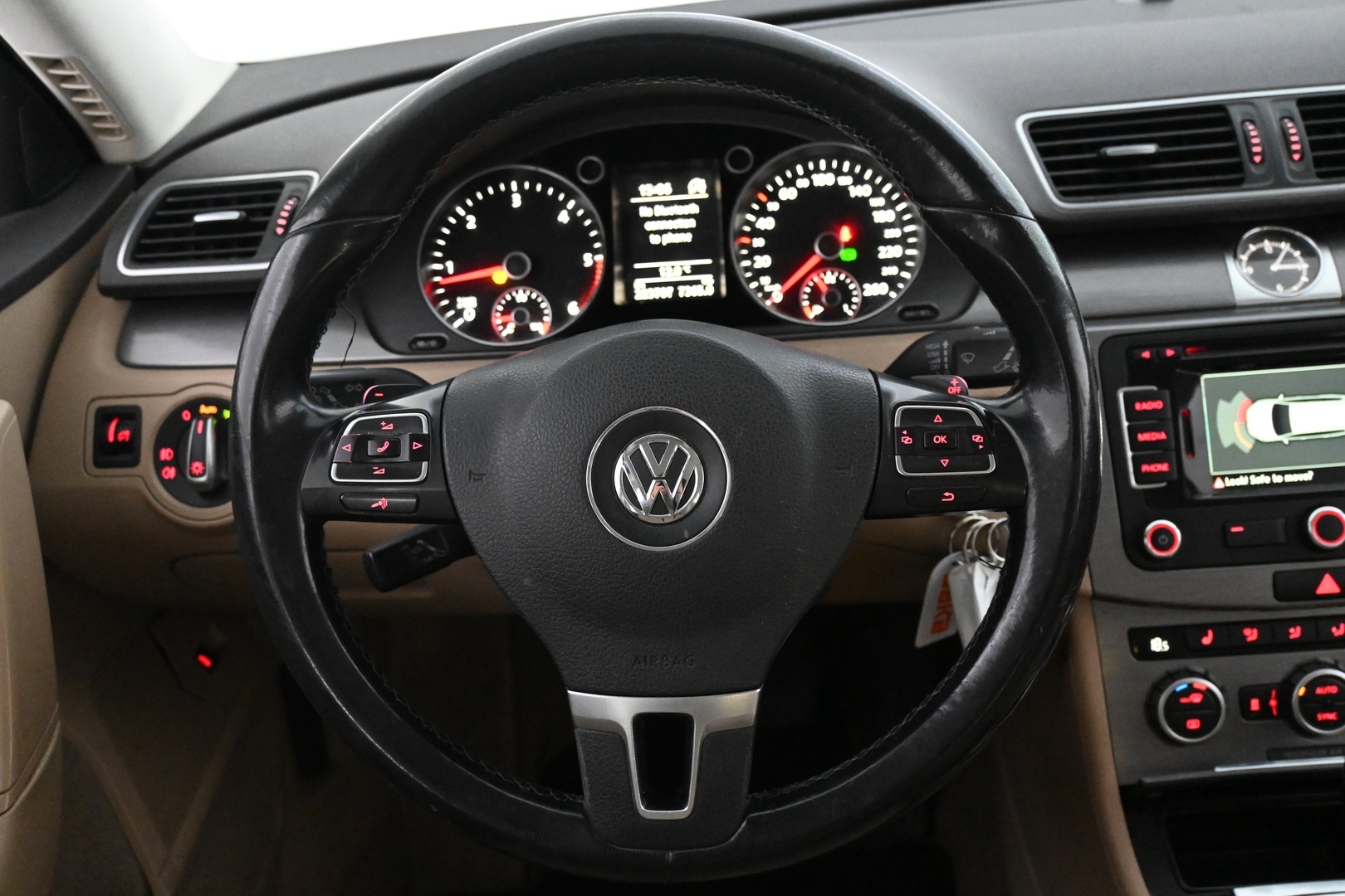 VOLKSWAGEN Passat 2013