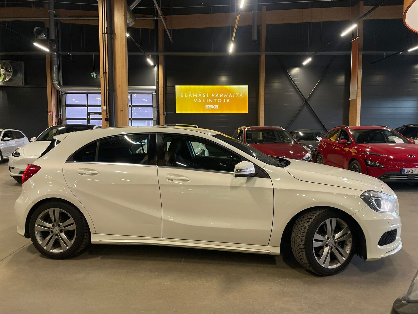 MERCEDES-BENZ A 2015