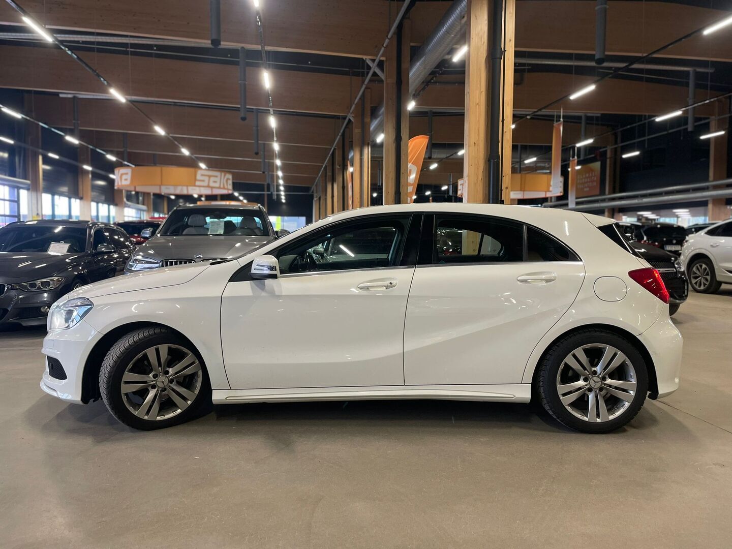 MERCEDES-BENZ A 2015