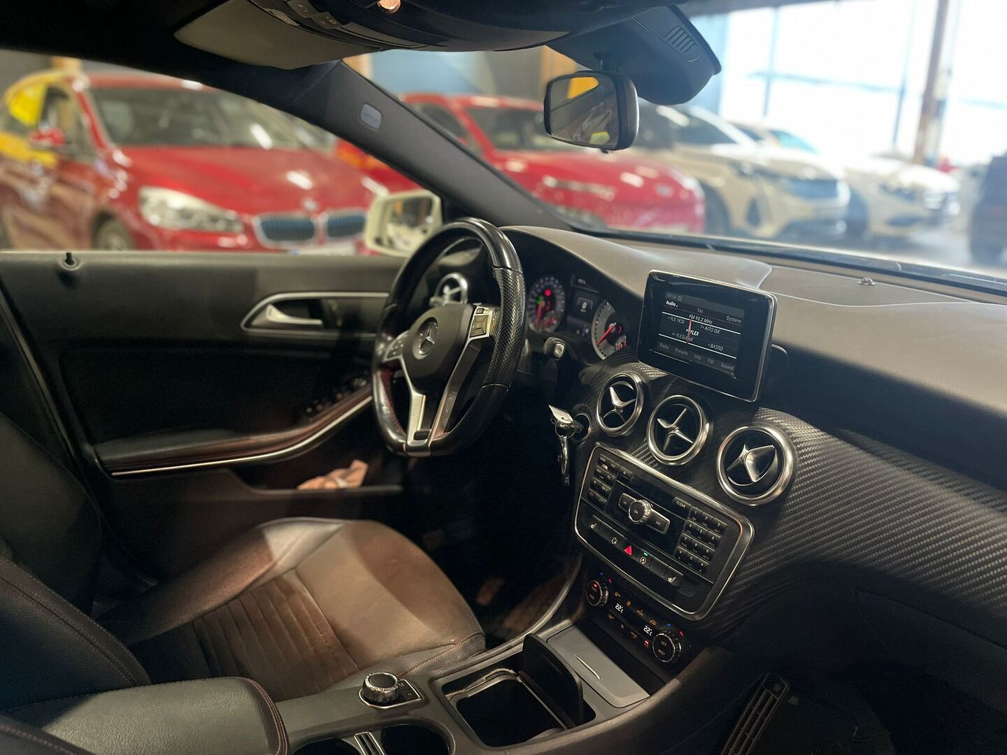 MERCEDES-BENZ A 2015