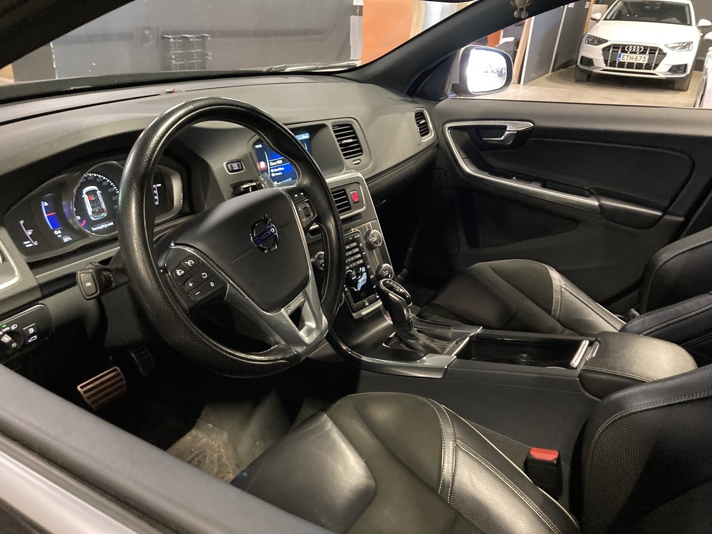 VOLVO V60 2017
