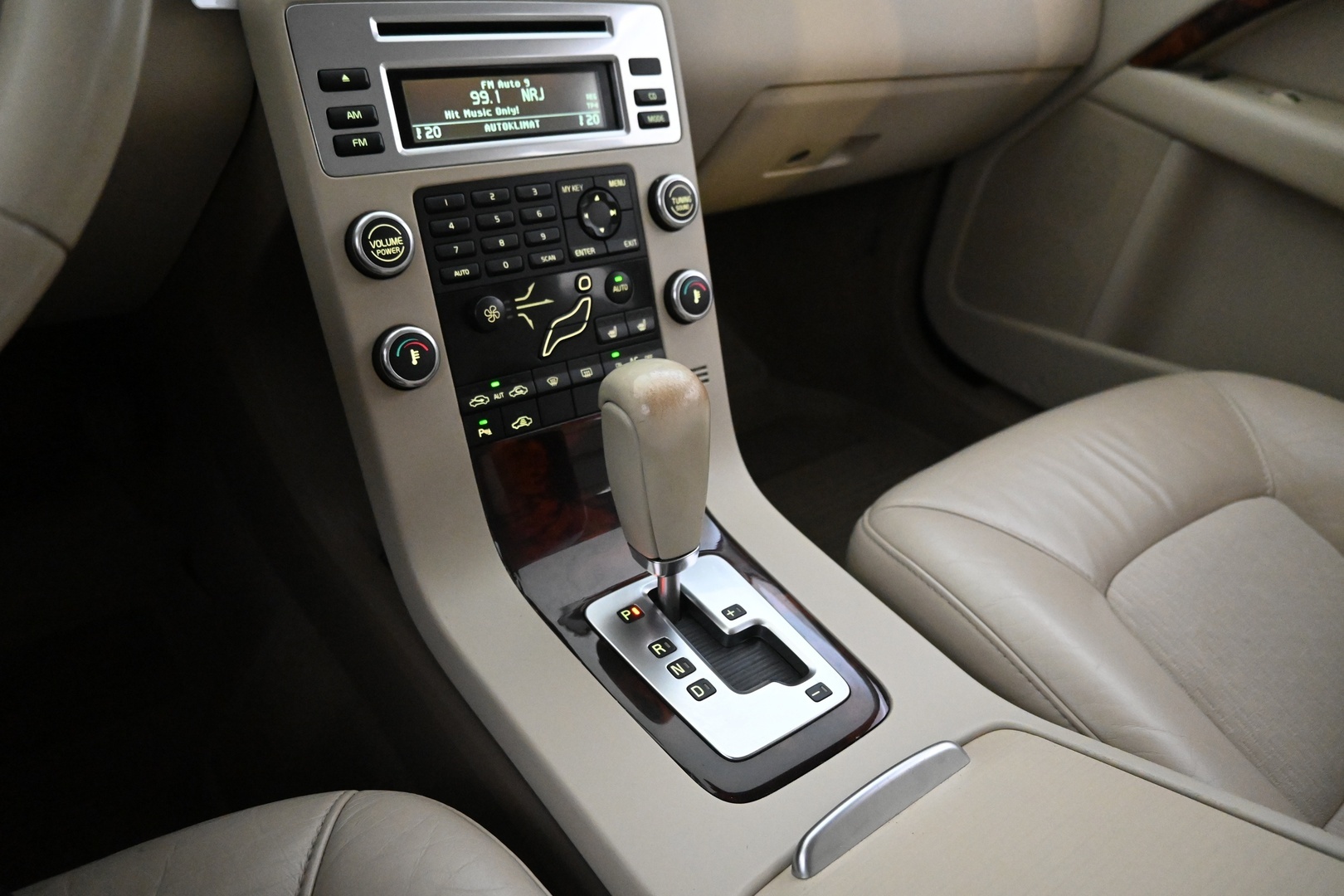VOLVO V70 2007