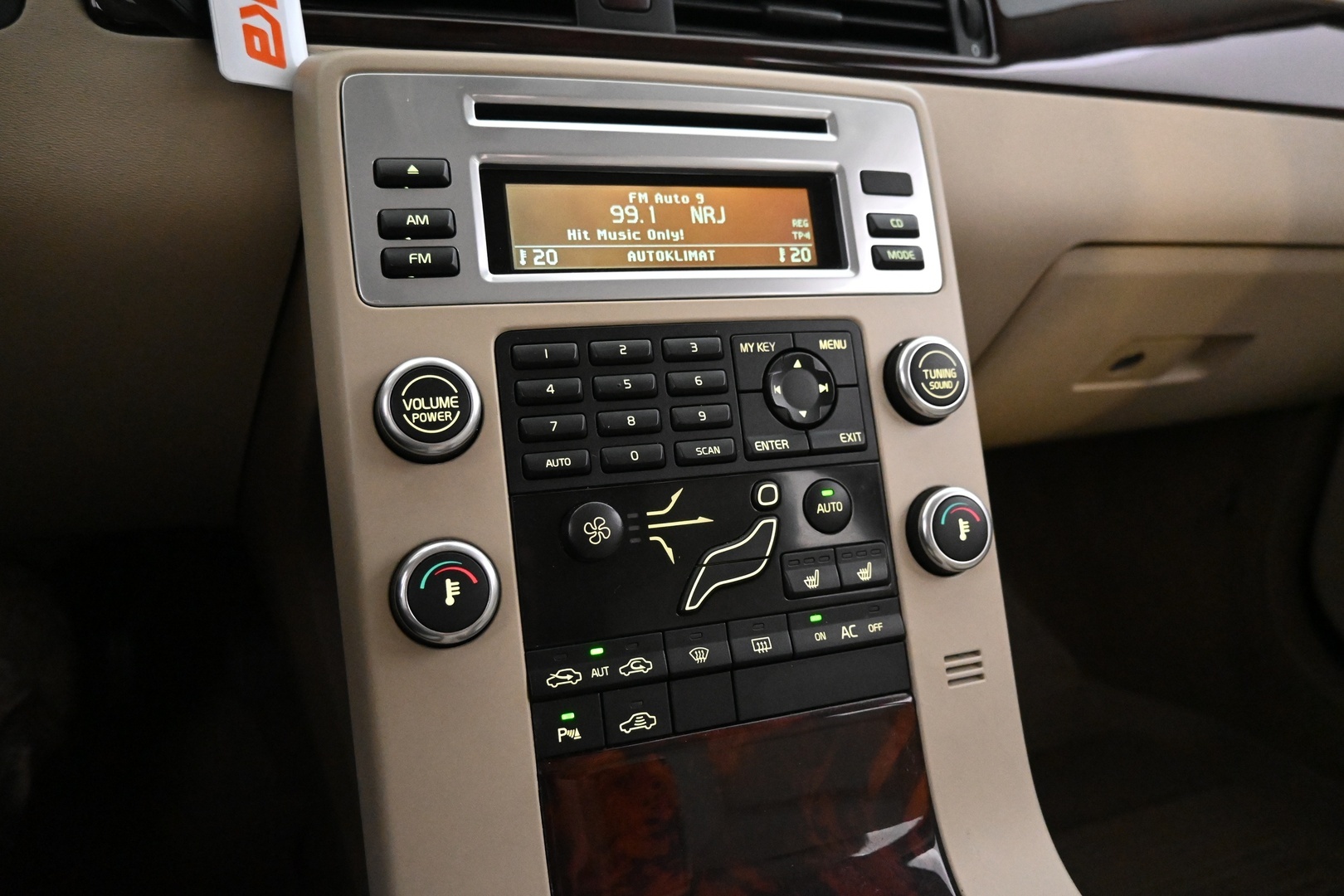 VOLVO V70 2007