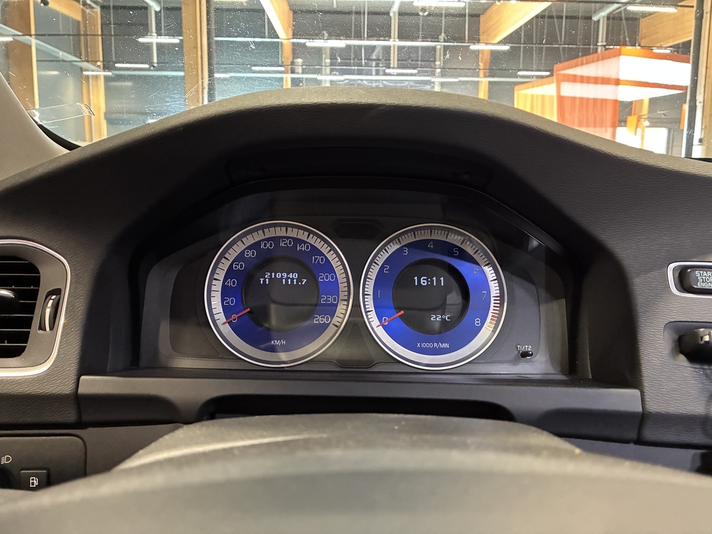 VOLVO V60 2012