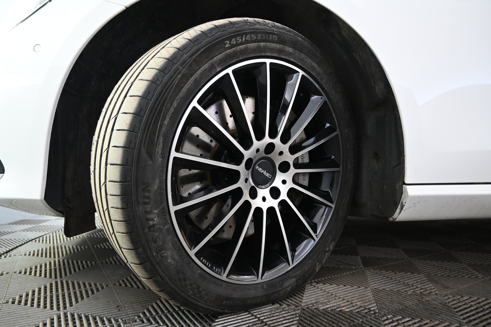 MERCEDES-BENZ E 2021