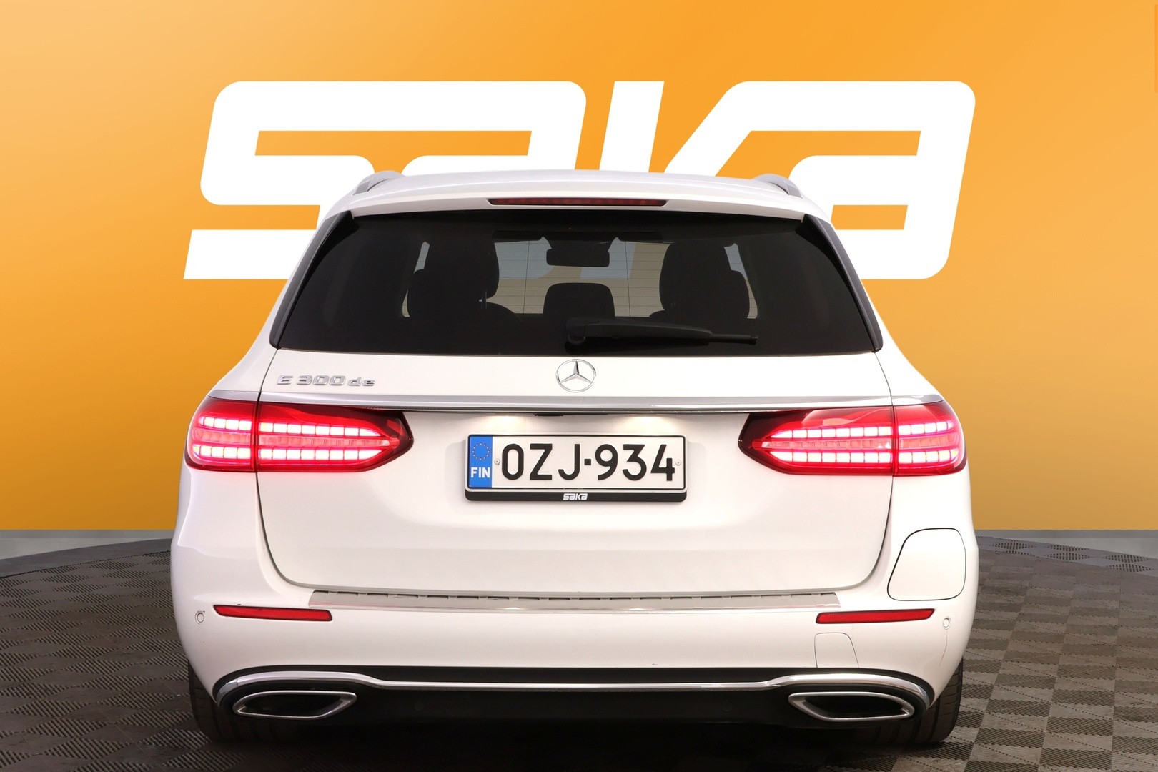 MERCEDES-BENZ E 2021