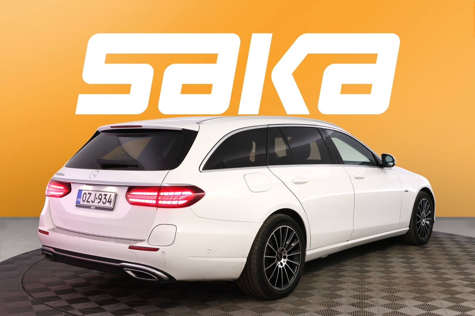 MERCEDES-BENZ E 2021