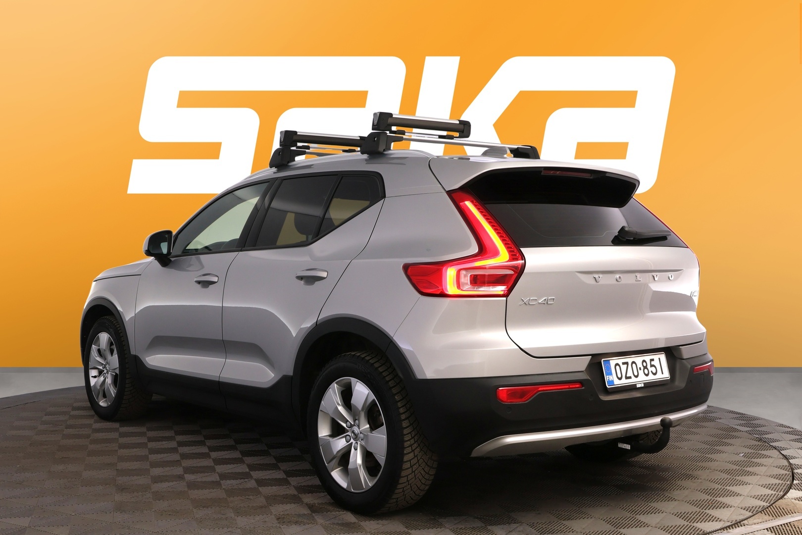 VOLVO XC40 2023