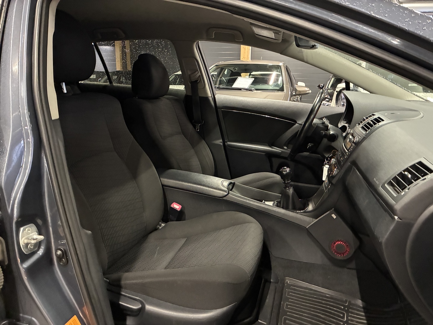 TOYOTA Avensis 2009
