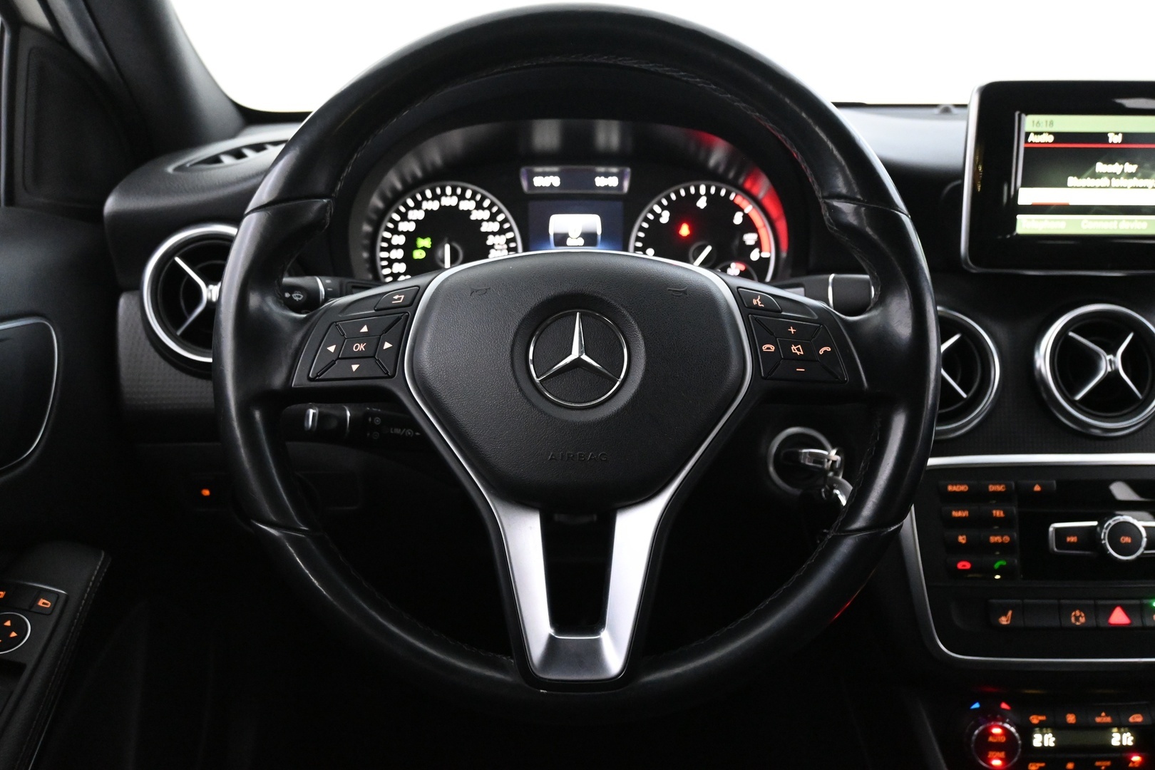 MERCEDES-BENZ A 2015