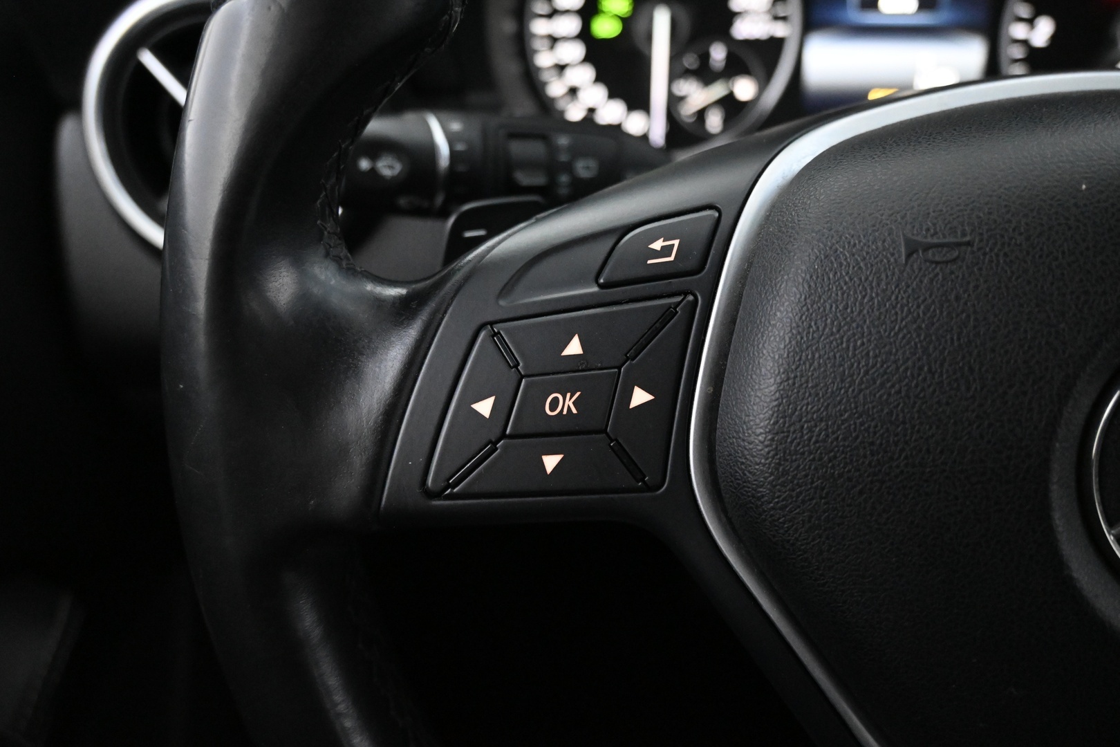 MERCEDES-BENZ A 2015