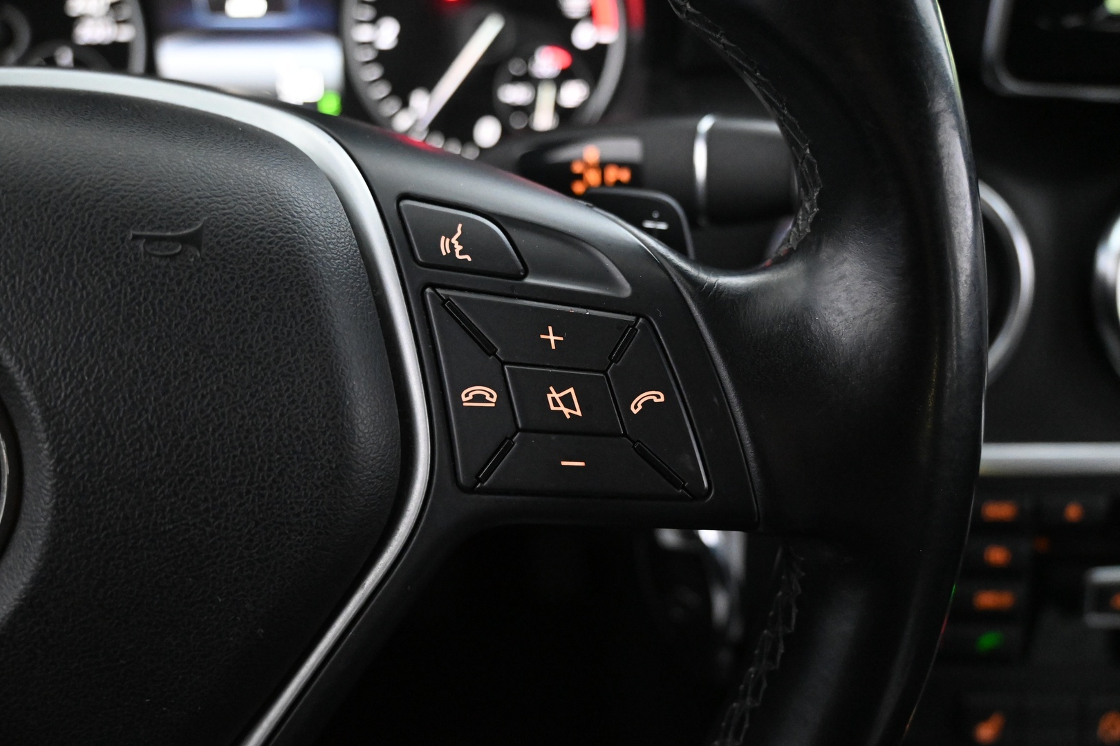 MERCEDES-BENZ A 2015