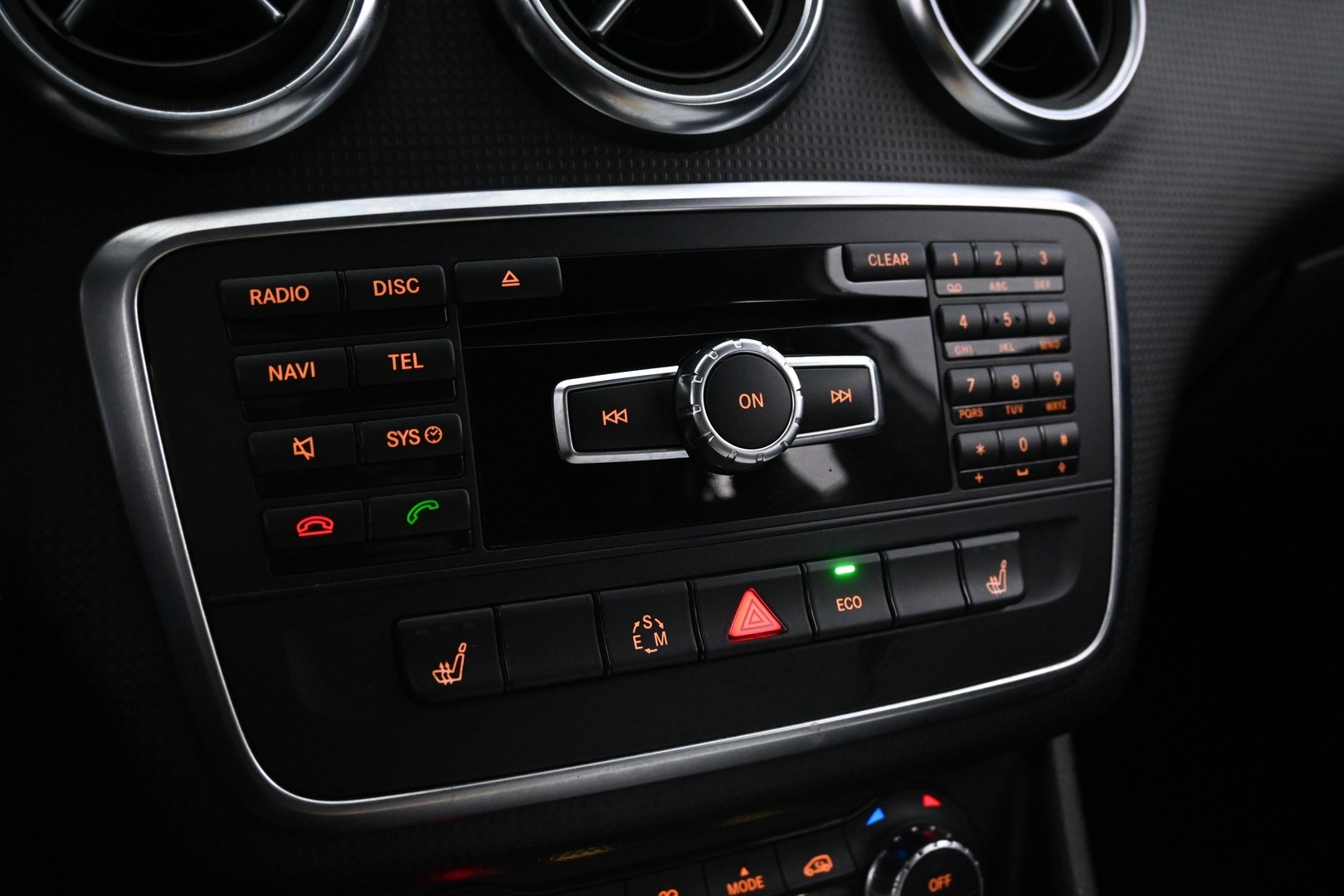 MERCEDES-BENZ A 2015