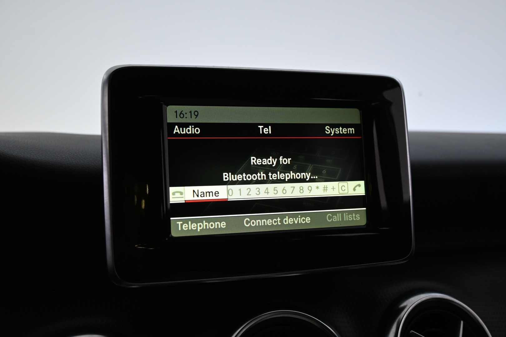 MERCEDES-BENZ A 2015